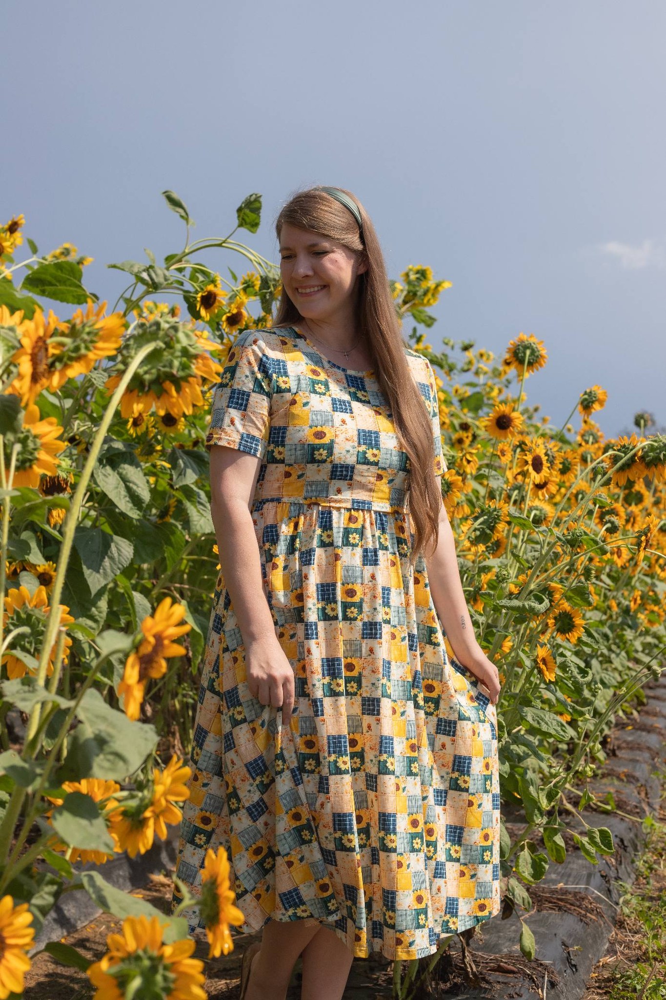 ladies sunflower dress 🌻 Such a pretty dress!!! 🌻 HOLDFALL2021