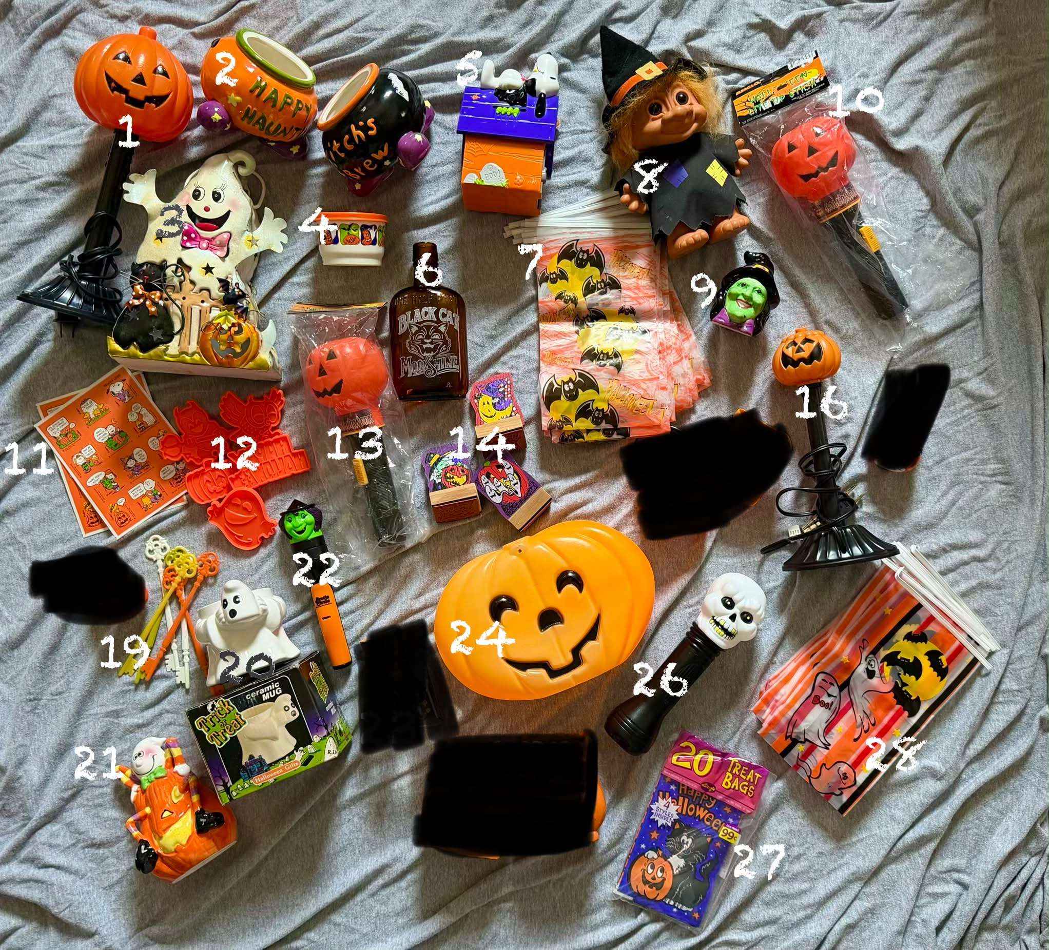 Halloween雑貨★まとめ売り【ヴィンテージ】ストラップ・バッグ・置き物など Retro Halloween bag charms on sale