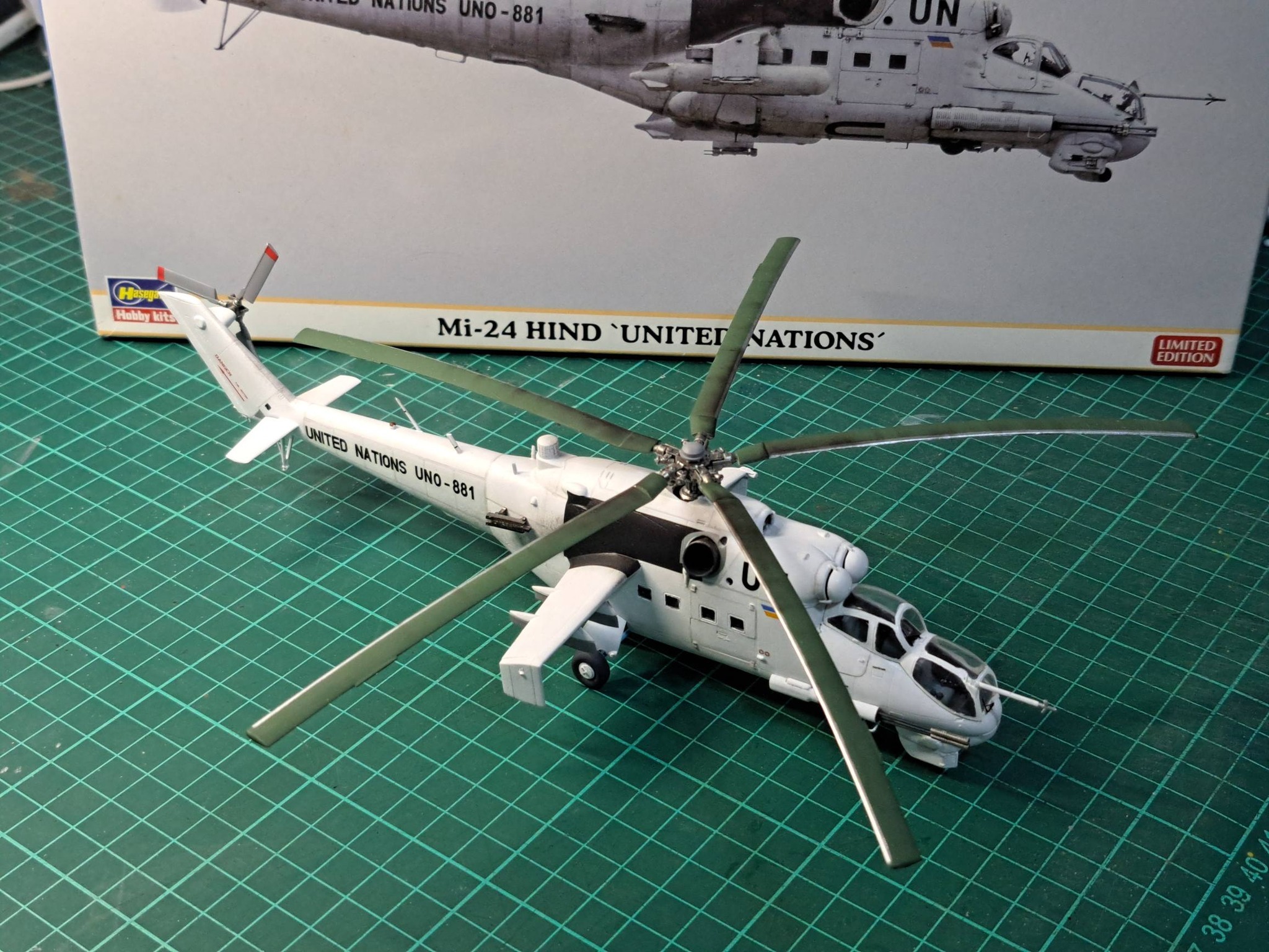 Hasegawa 1/72 UN Mi-24 model kit review