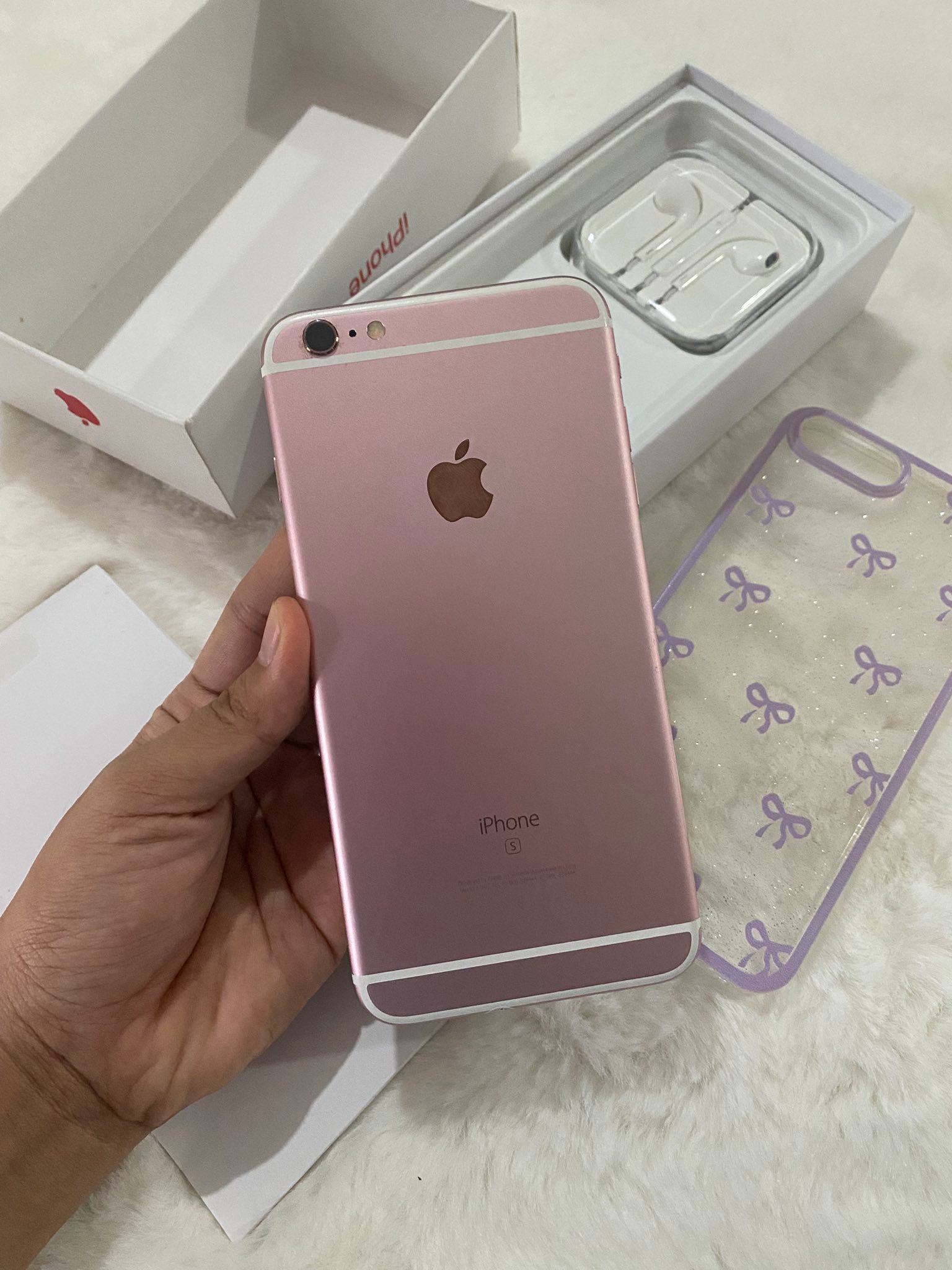 ?iPhone 6s Plus 16gb? •Rose gold Color •16GB •15.8.7 IOS Version 