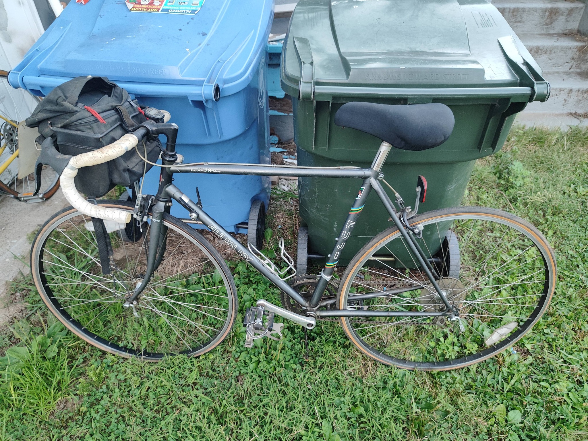 Found a 1976 Schwinn Super Le Tour and 1986 Fuji Del Rey for free