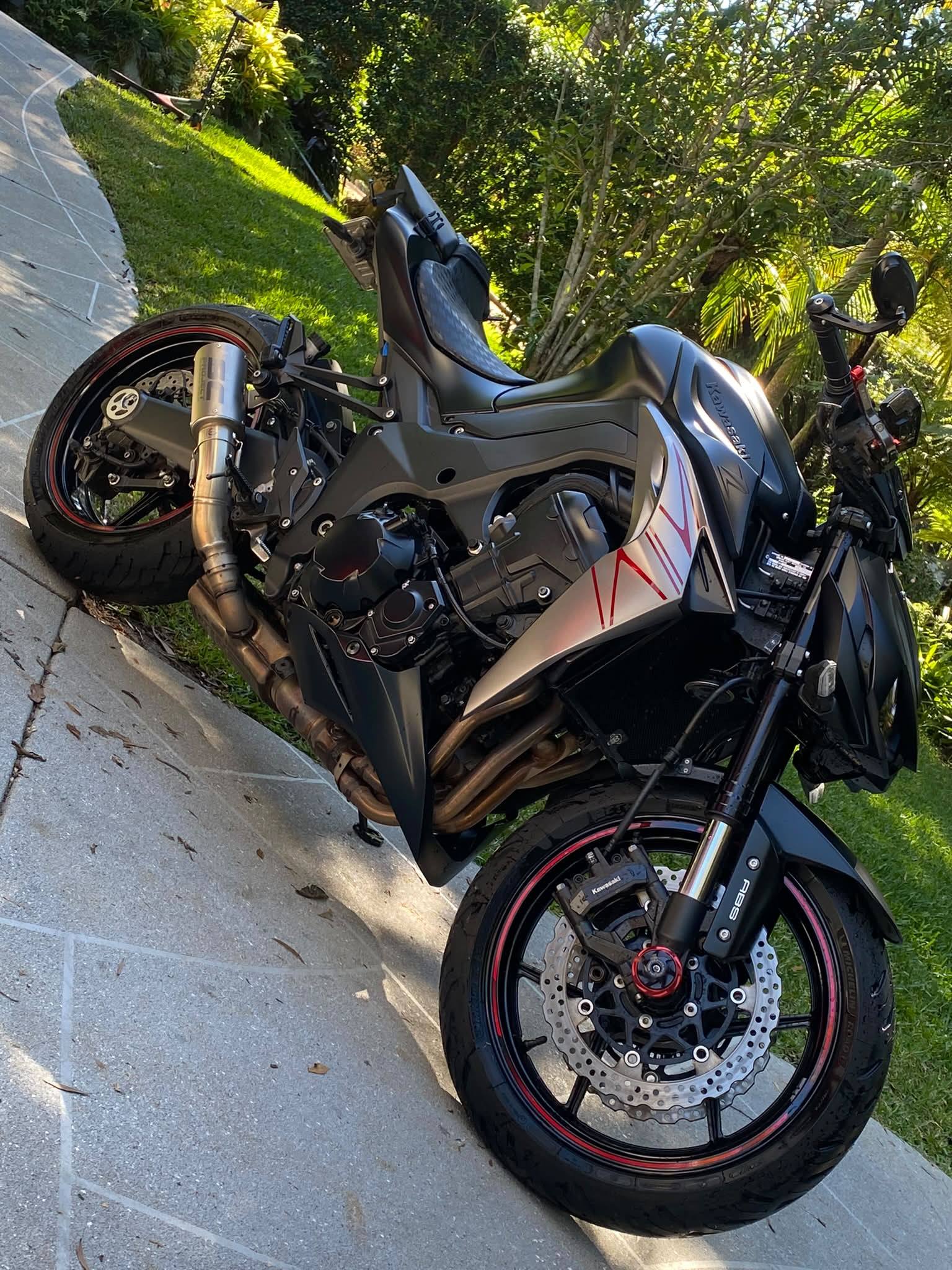 Kawasaki Z1000 owners discuss comfortable seat upgrades for long trips