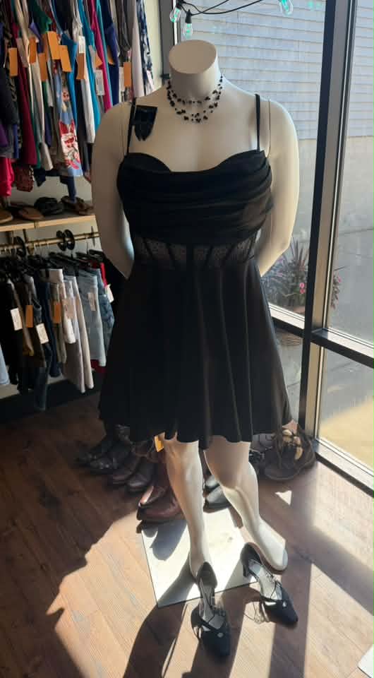 Size 14/16 black or navy homecoming dresses for sale in Quad Cities?