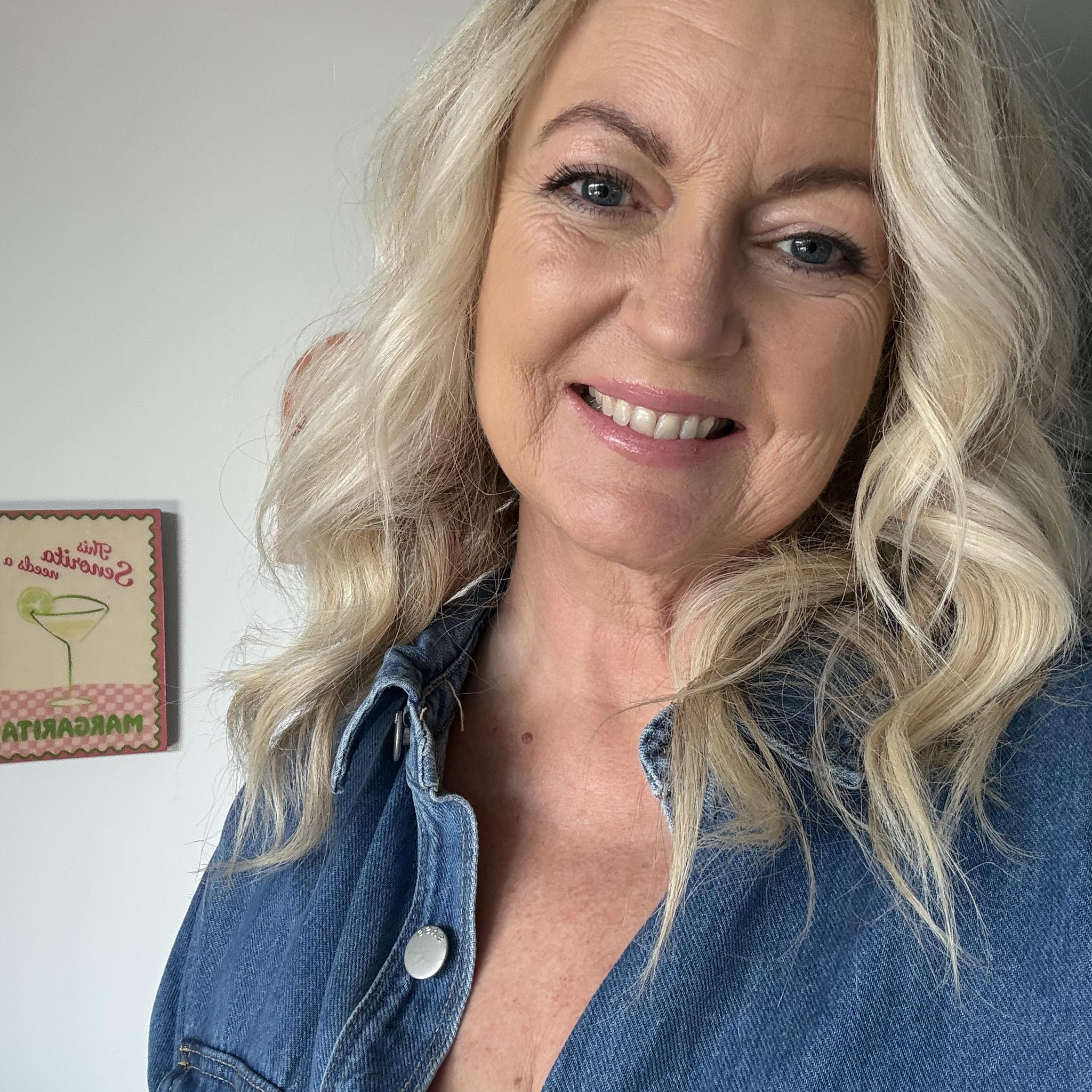Shellie Smyth - Belfast to Derry🇬🇧 🇮🇪 Woke up in Belfast,... | Facebook