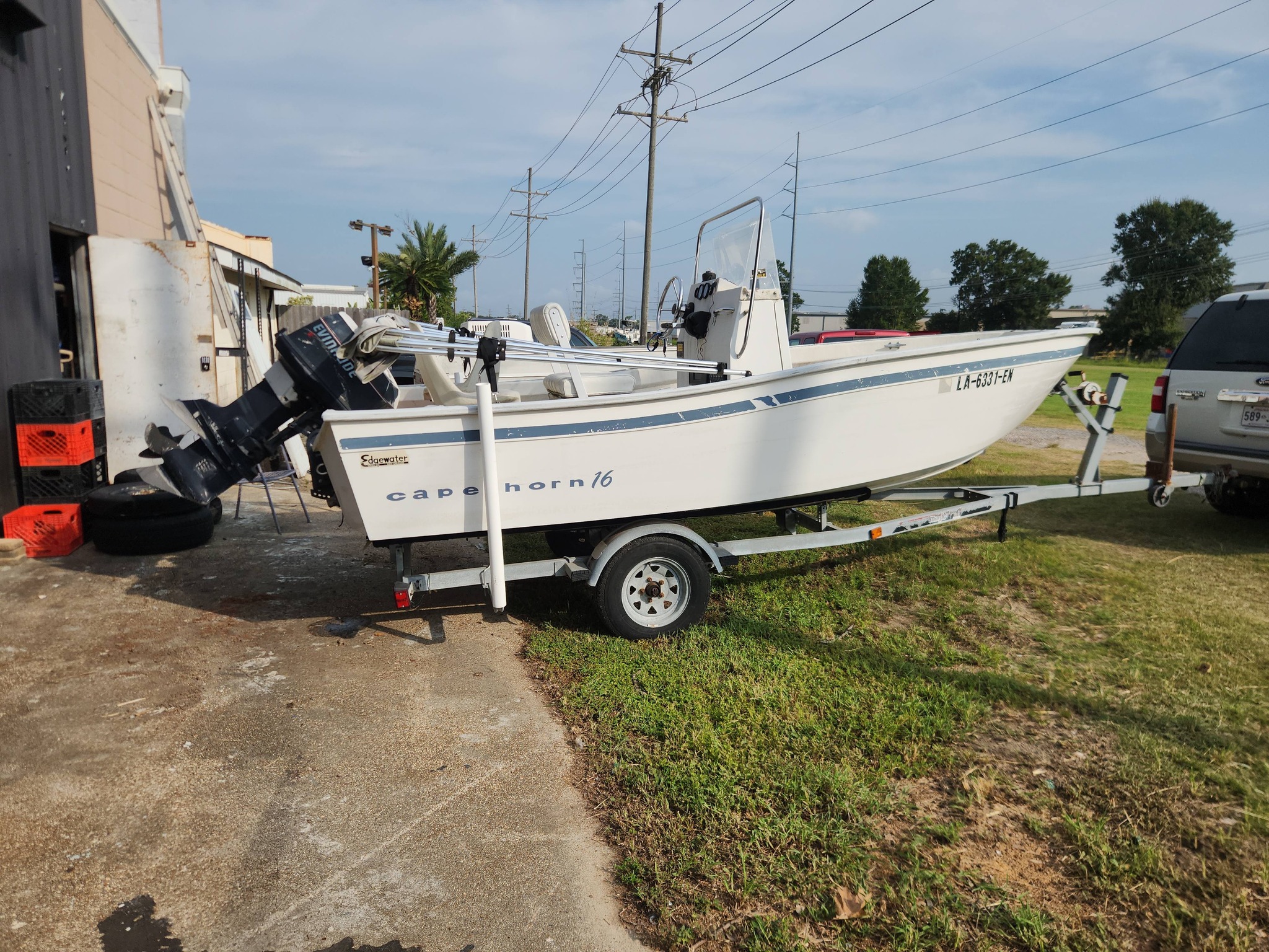 Where to find parts for a 16ft Cape Horn boat and how to run a new