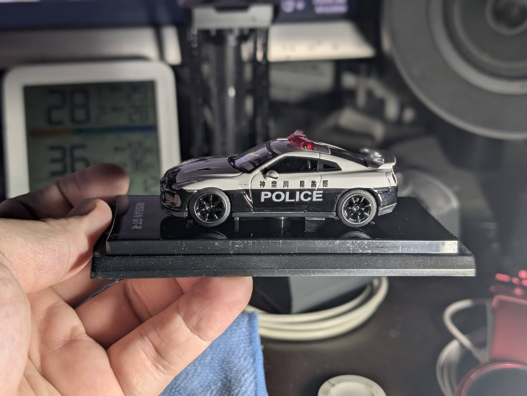 1:64 Nissan GT-R (R35) Patrol car 神嘉川県音祭 票 神 奈 宗 県