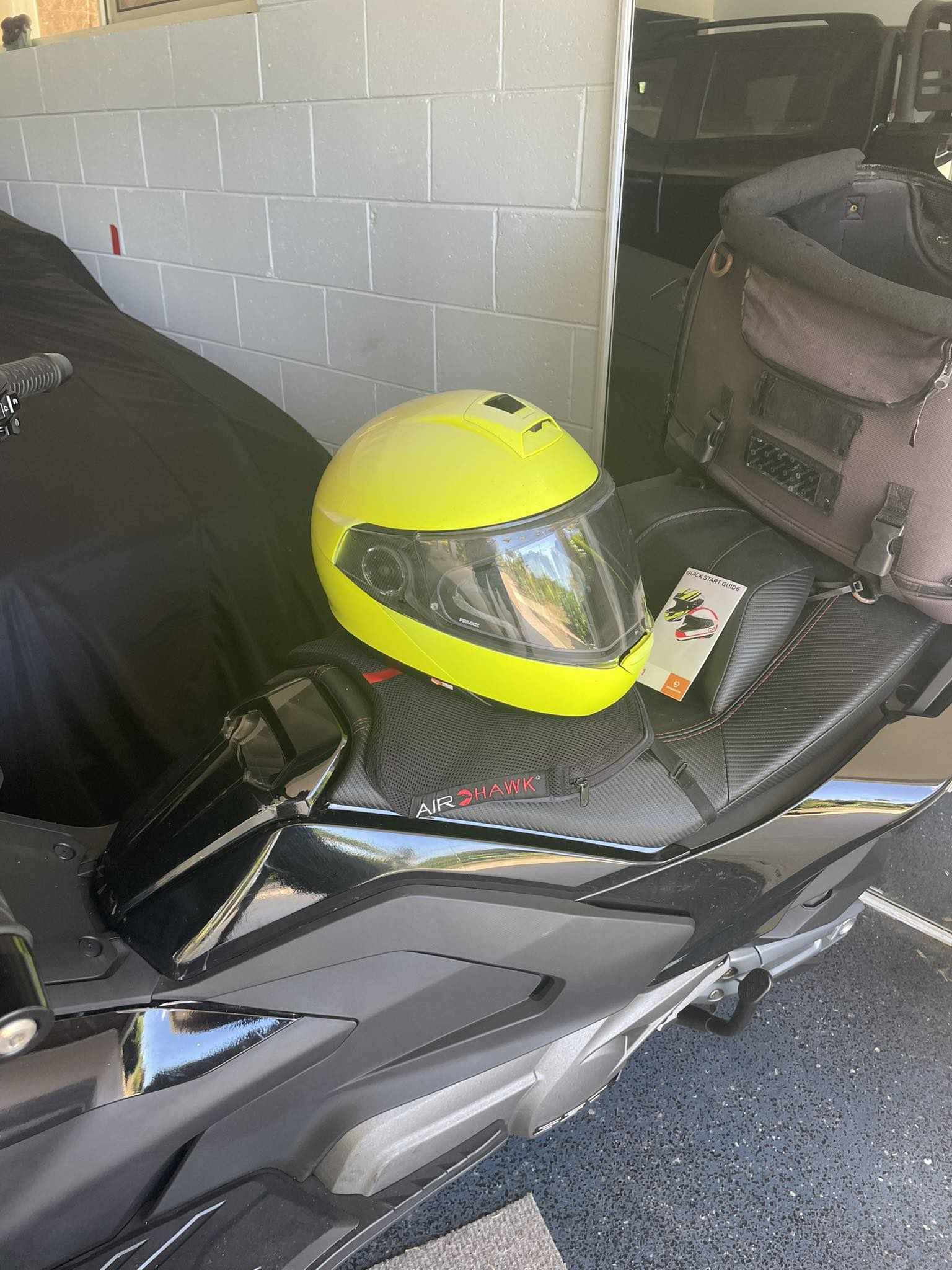 smith bluetooth helmet speakers pairing Snow Series Ultra the Smith x Aleck Nunchucks are the ideal companion for outdoor enthusiasts seeking quality sound and connectivity on the go. Headphone Compatibility with Smith Helmets