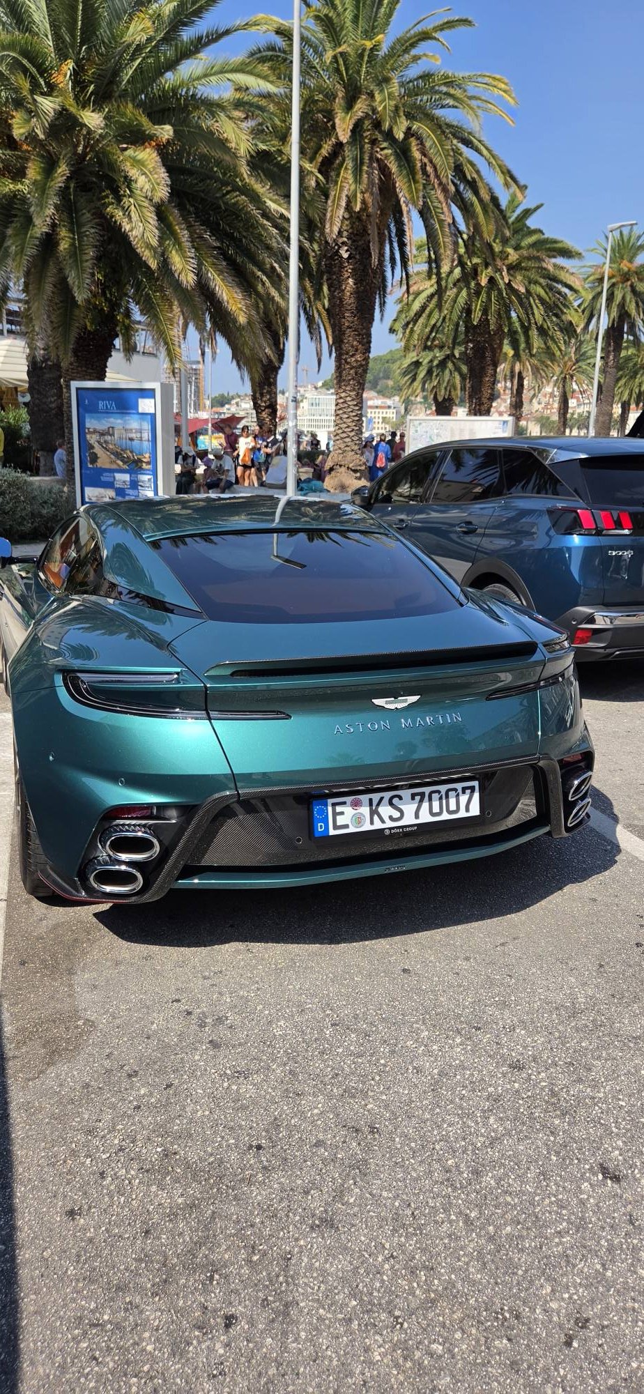 Aston 3　その他オマケ Split, Croatia. Aston-Martin 마0무 AST ASTON 오전 ۲ IN МлЕТАХ EoKS