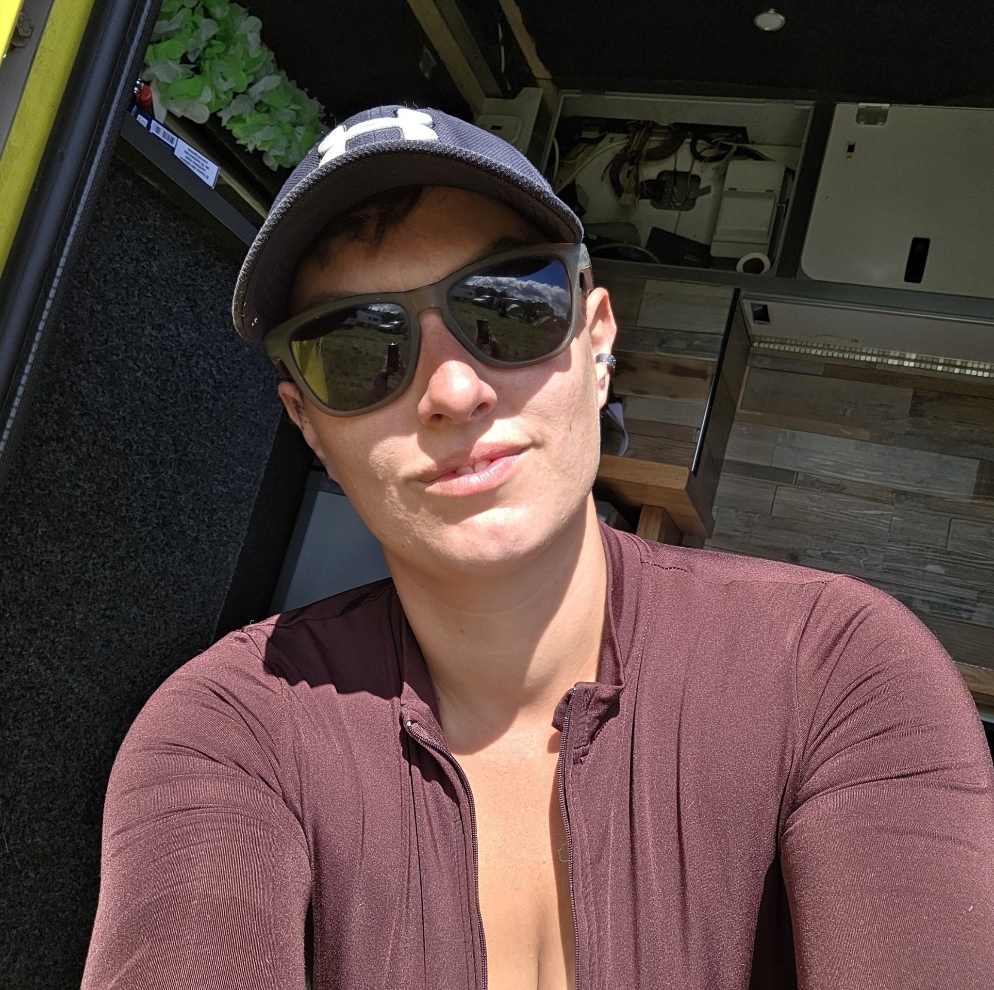 just chilling haha 🤣👀 #equestrian #daysoff #relaxing #longweekend # ...