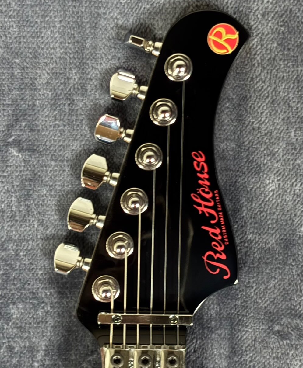 株）レッドハウスギター Red House Guitars