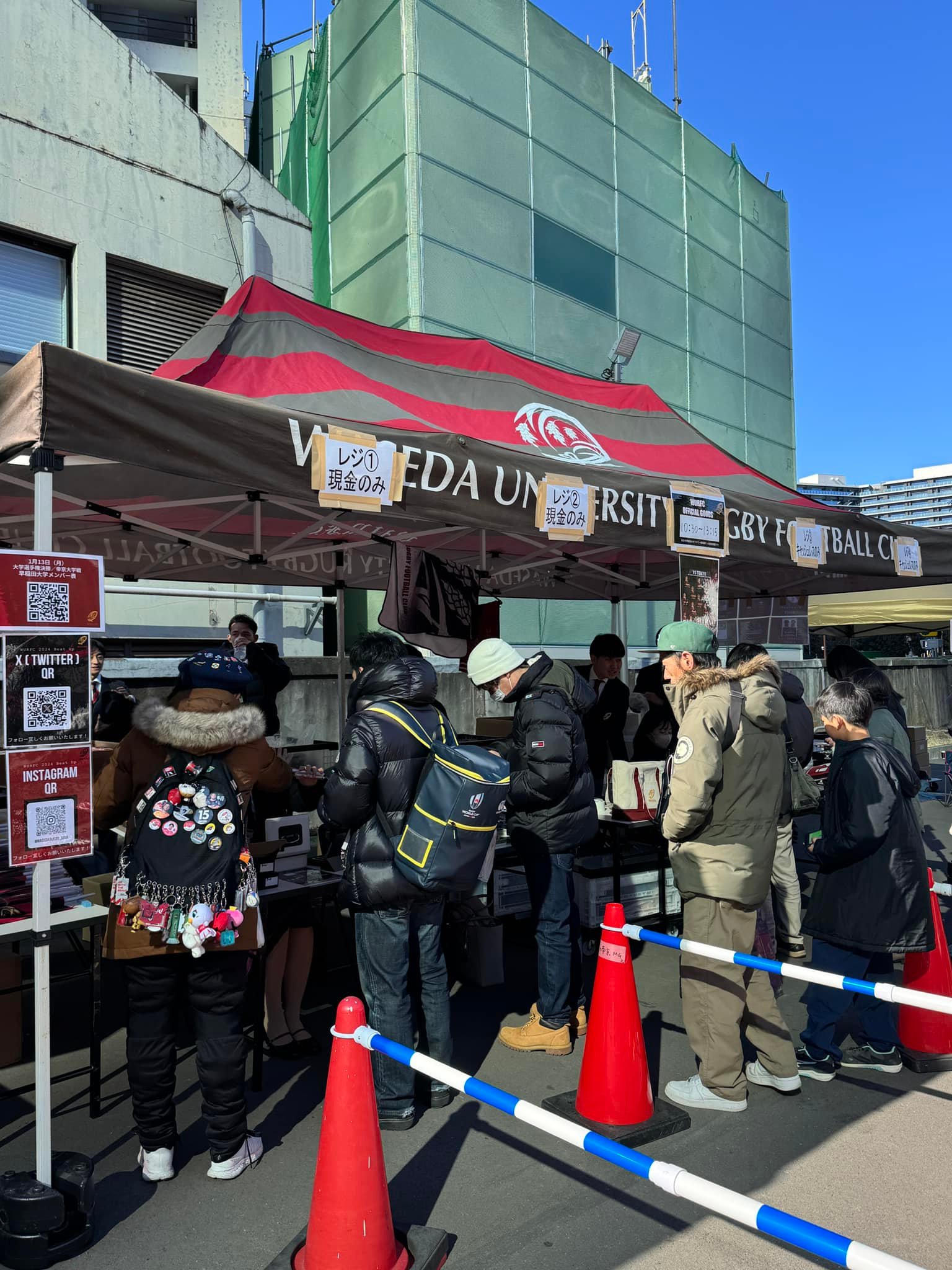 両チームのブースでは応援グッズも購入できます📣 みなさんぜひお