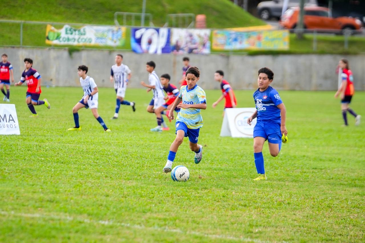 El Bayamón Soccer Complex recibe... - Amigos de Bayamon