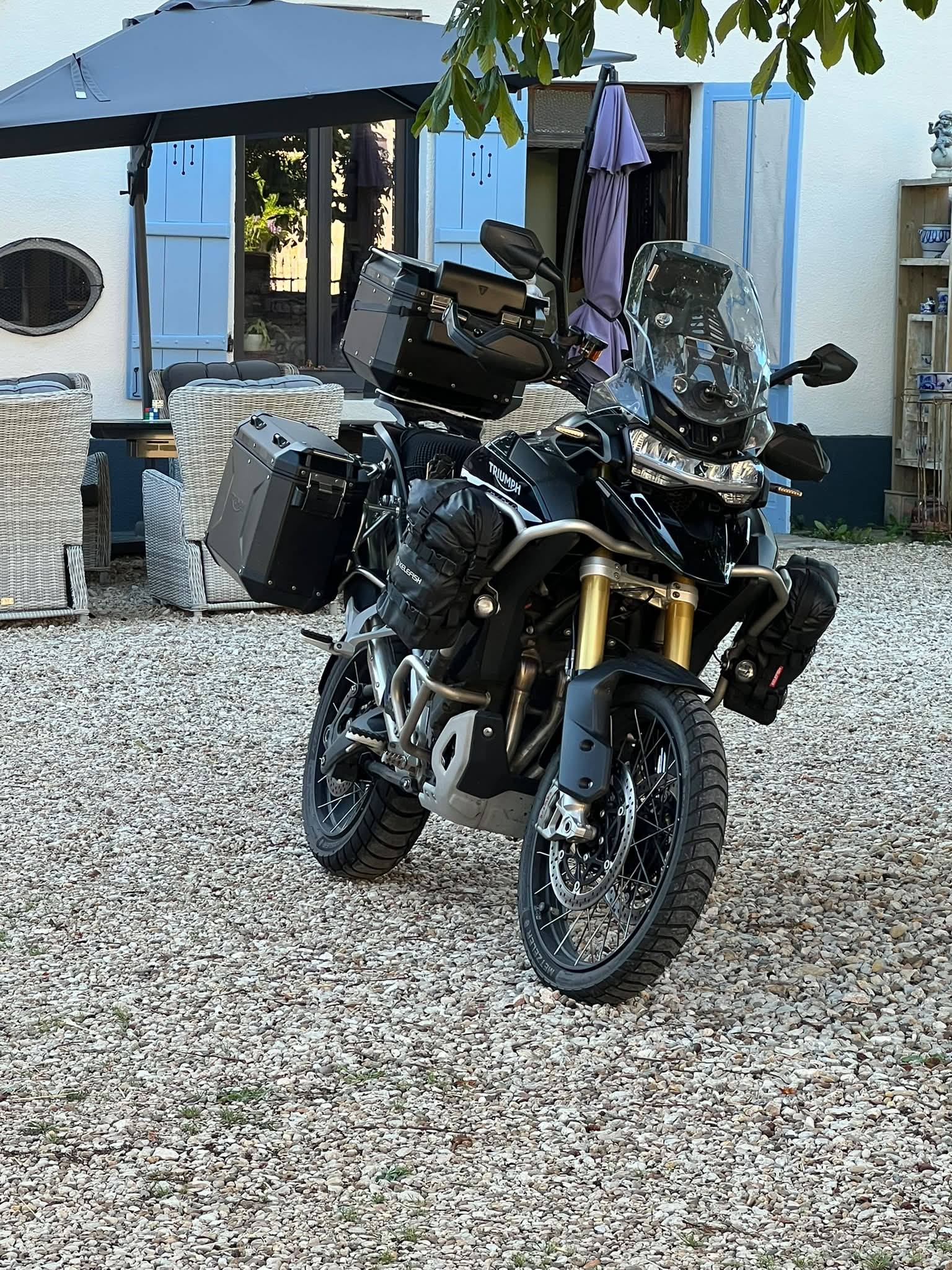 What short panniers fit Triumph T120 with Hitchcox slip-ons and