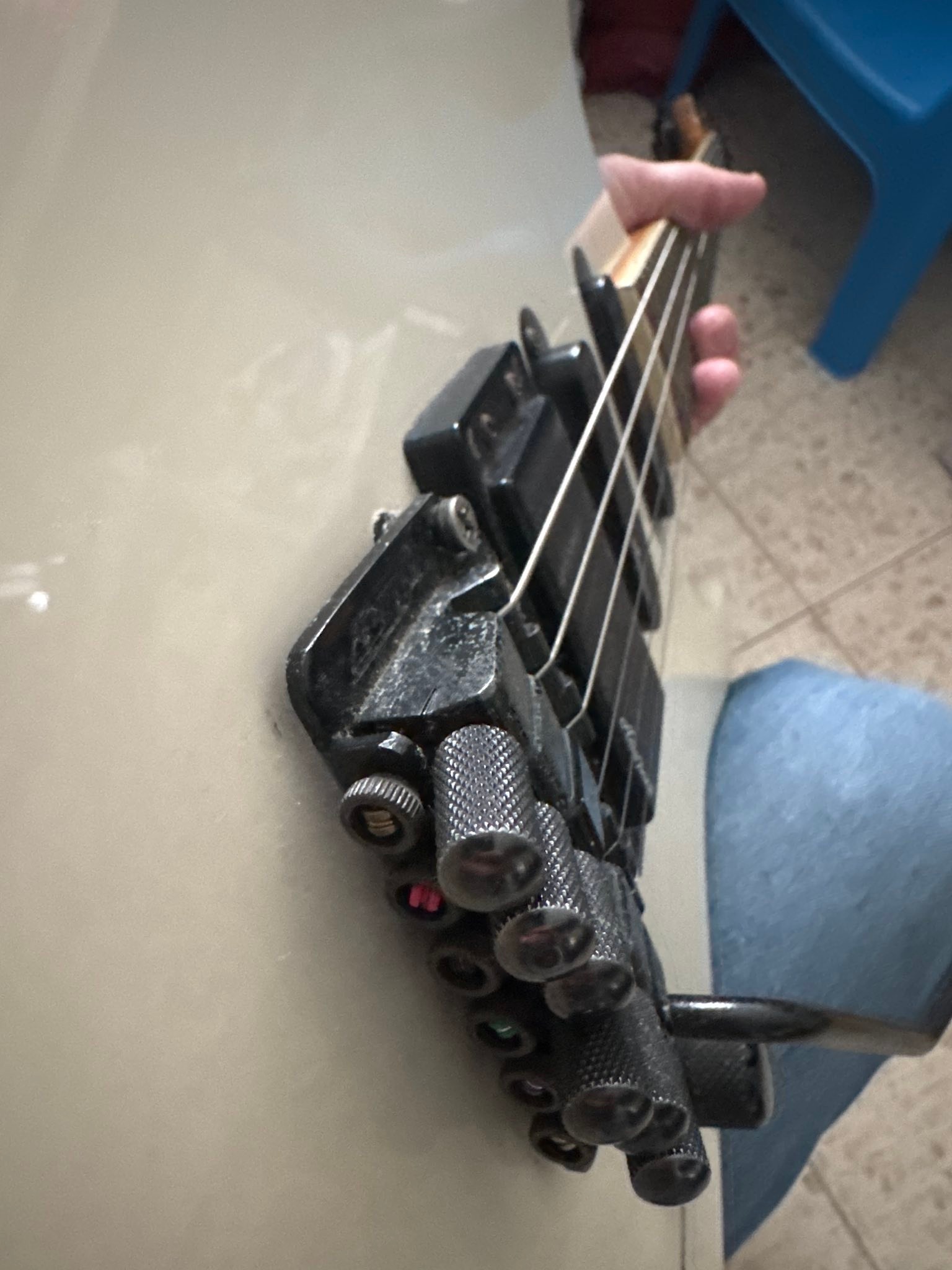 Aria Guitars | Someone can explain me please how to intonate guitar ...