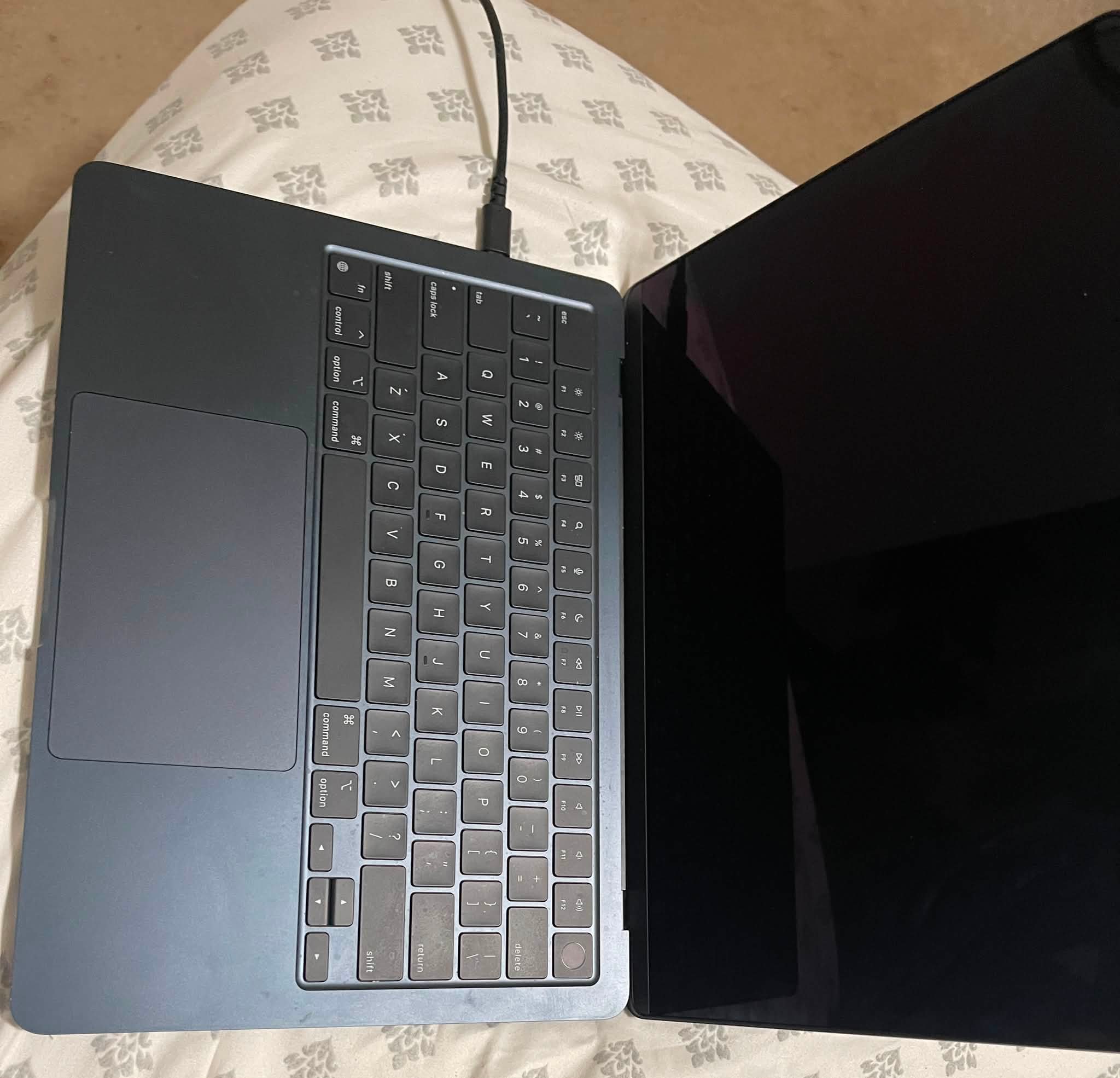 MacBook本体 Apple MacBookair m2 13.6inch Mac Book Air $14,000 a tratar ización Ventana Ayuda Buscar