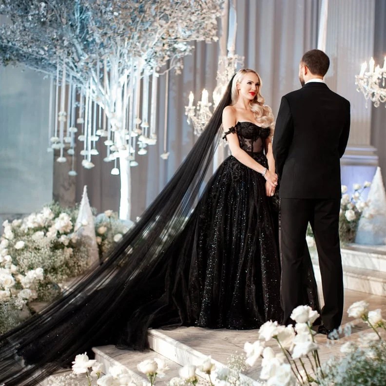 sarah jessica parker wedding dress black 🔗: peoplem.ag/4fnKXgI 8 Celebrity Brides Who Wore Dresses 📷: Parker/Instagram; Shenae Grimes-Beech/Instagram New Bridesmaid Dress Pink Pony Cowgirl First Length:Above Knee