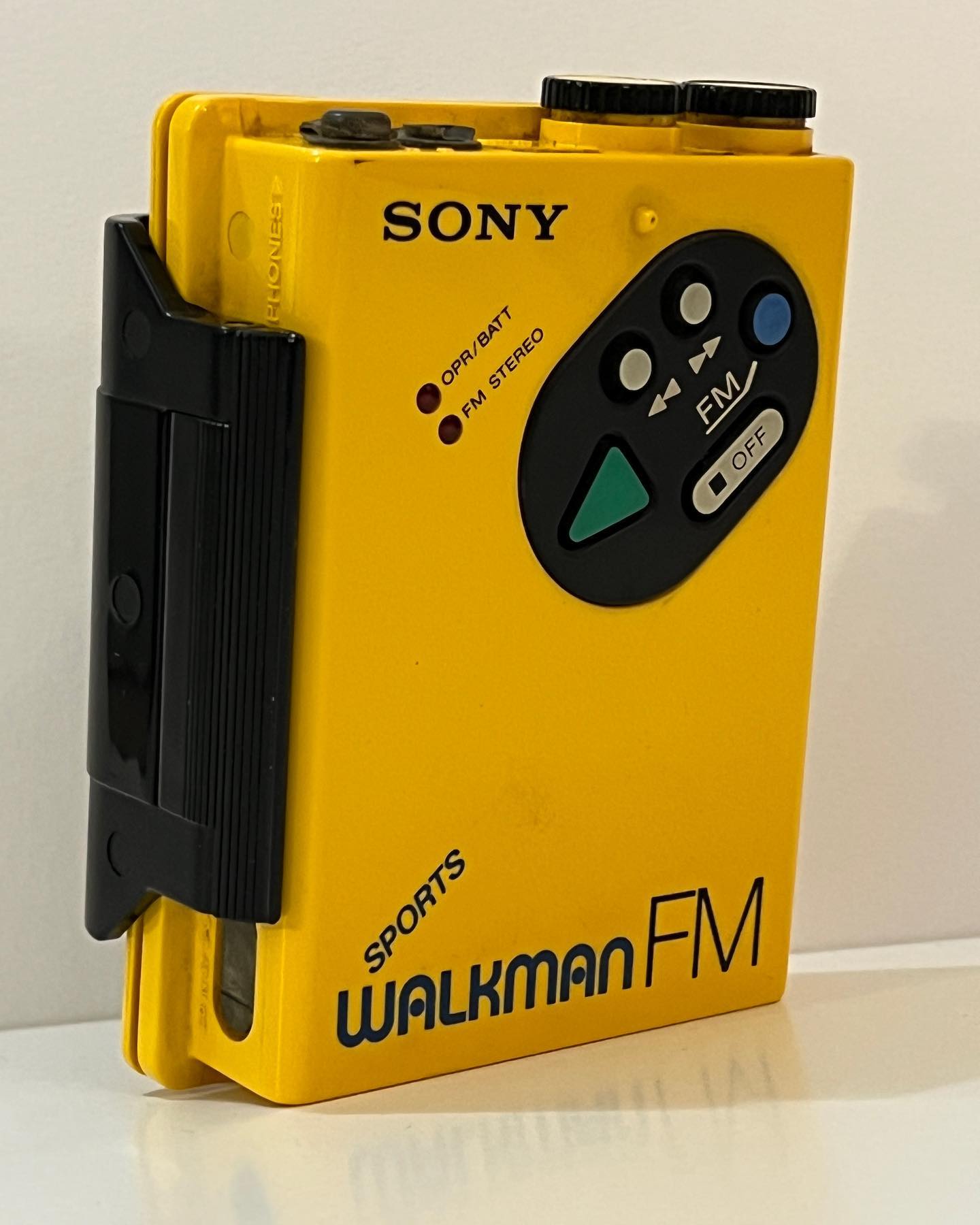 What is the value of a Sony Walkman WM-AF59 sports portable radio?