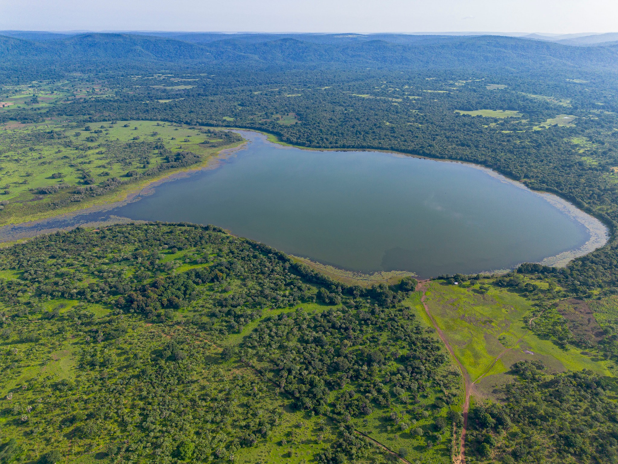 Visiter - 🌬️ Lac MBELLA ASSOM Le plus beau lac de l'Adamaoua situé ...