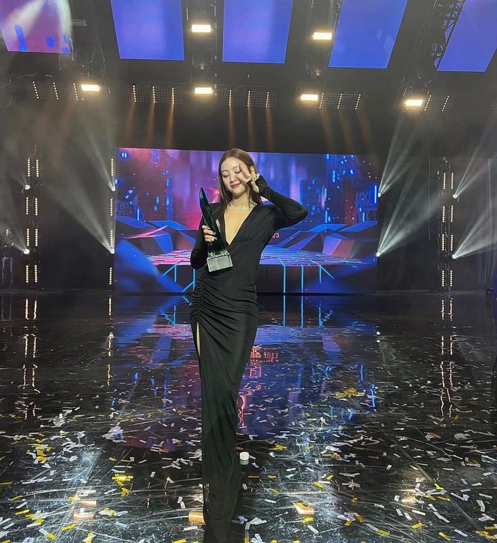 Tasha Low 刘怡伶 大马后援会