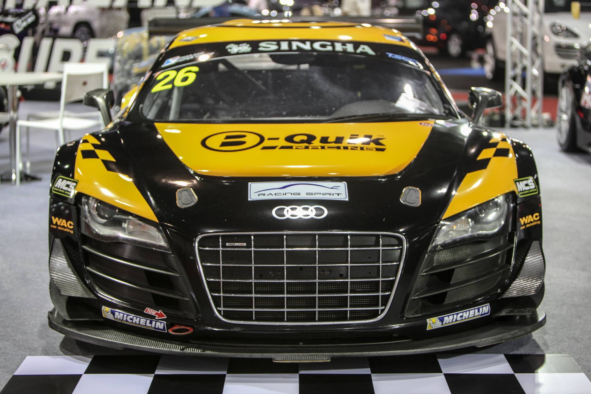 รถแข่ง Audi R8 LMS BQuik Racing Team เงาที่สุดในสนาม เคลือบน้ำยาเคลือบ ...