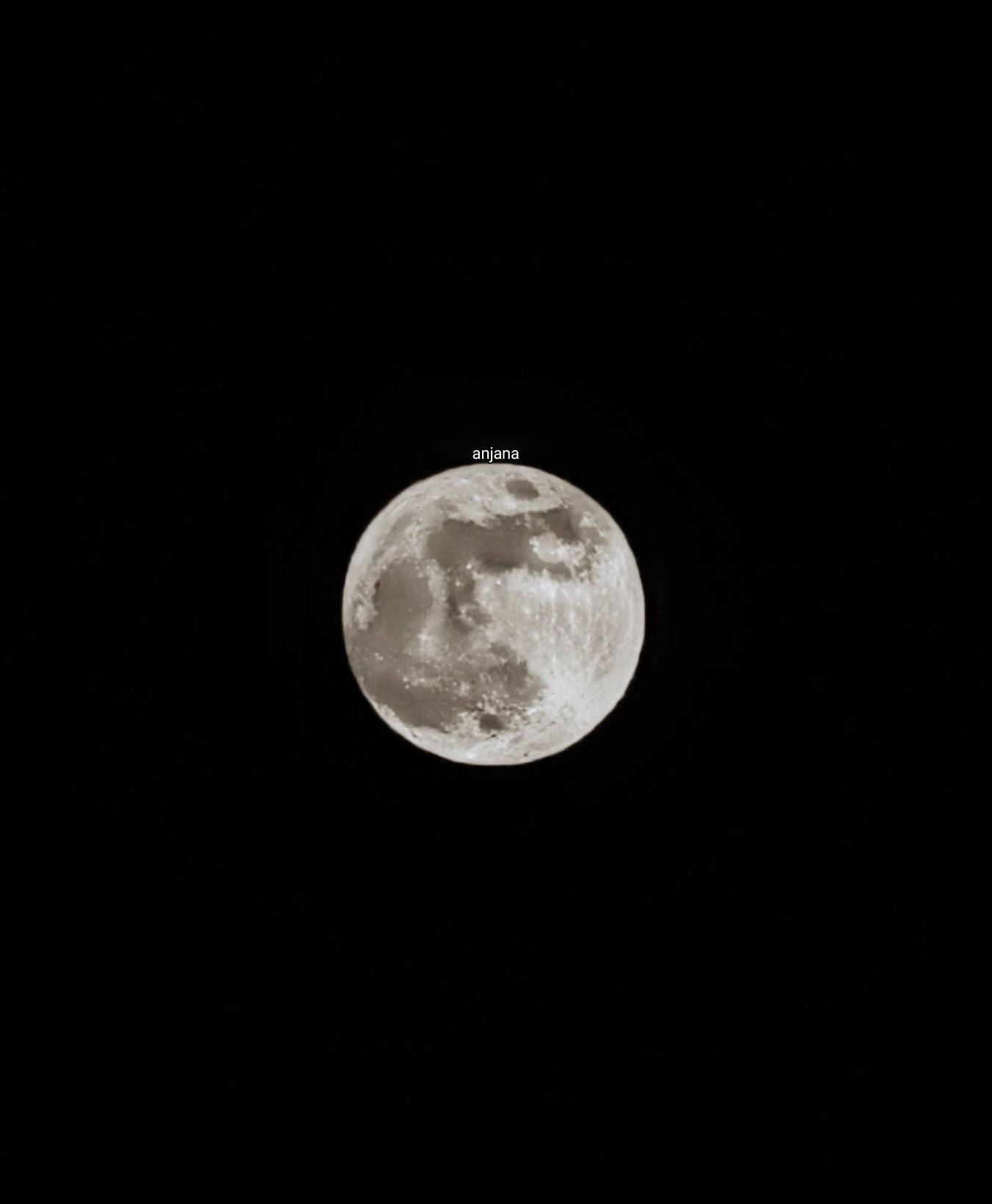 And somehow, moon new my secrets which I never said out loud 🌙💗
