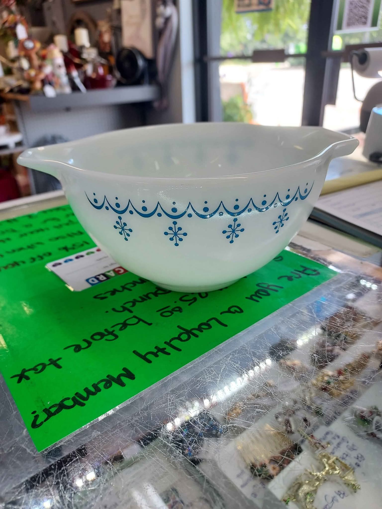 Pyrex snowflake garland nesting bowls. (Set of 4.) It's PYREX. - Bowls ...