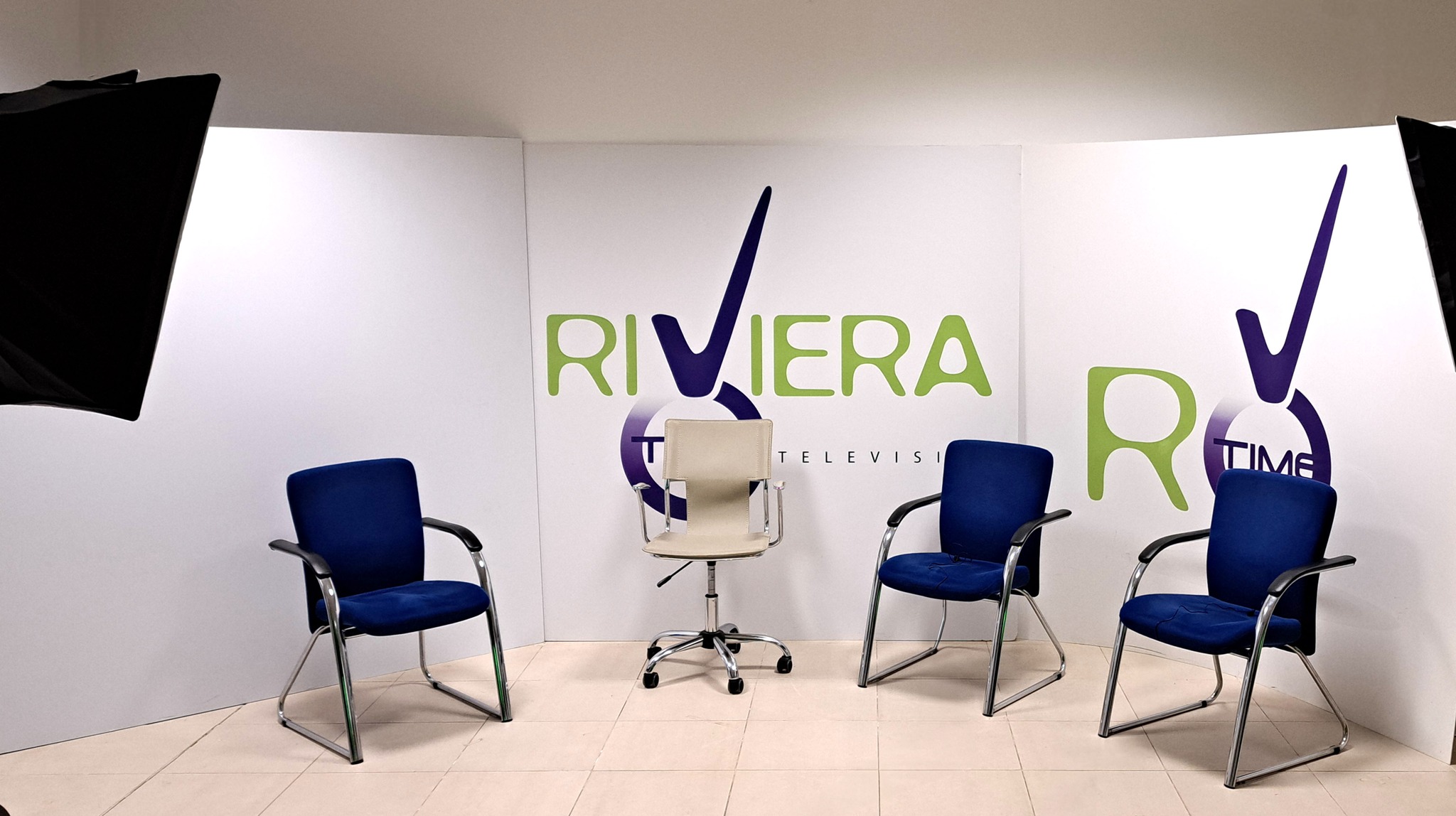 Radio Onda Ligure 101 - Alle 13 nella postazione all'interno del ...
