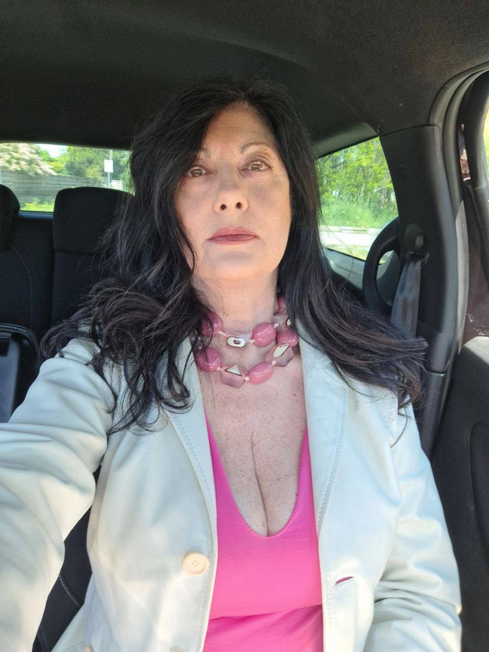 Linda Lorenzi official