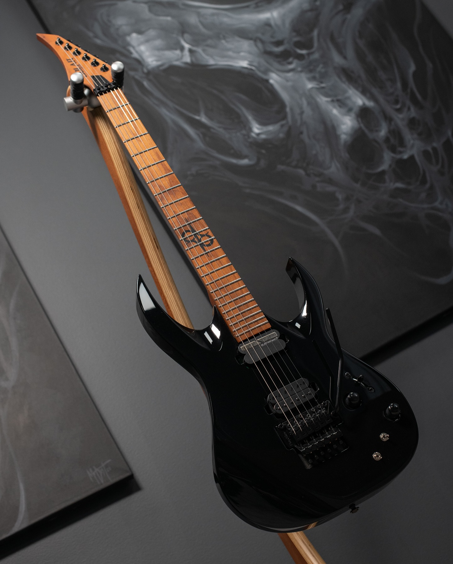 S1.7 Wolfmaster Sustainiac www.solar-guitars.com