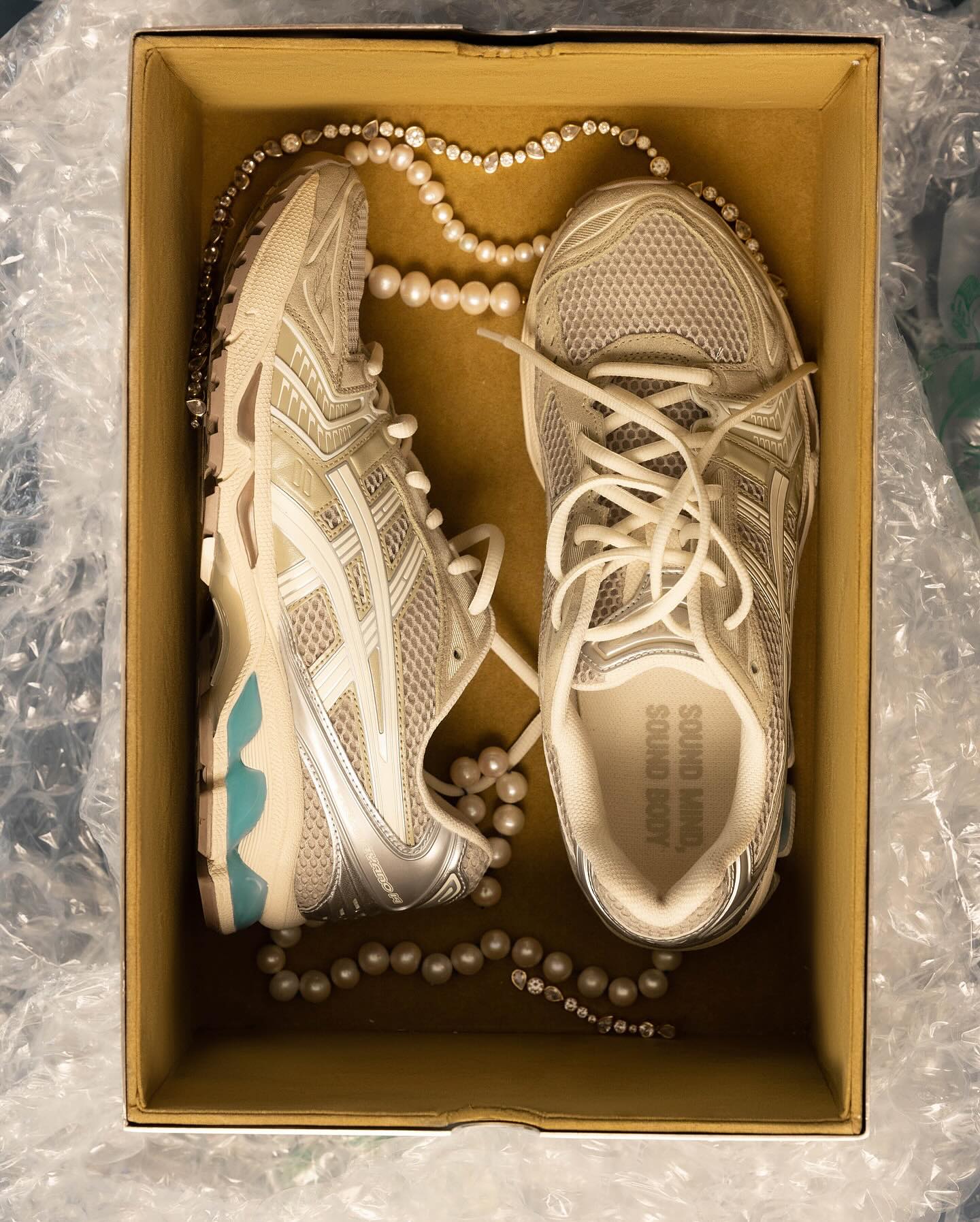 Juliana Salazar for ASICS GEL-KAYANO™ 14 For this project, multi