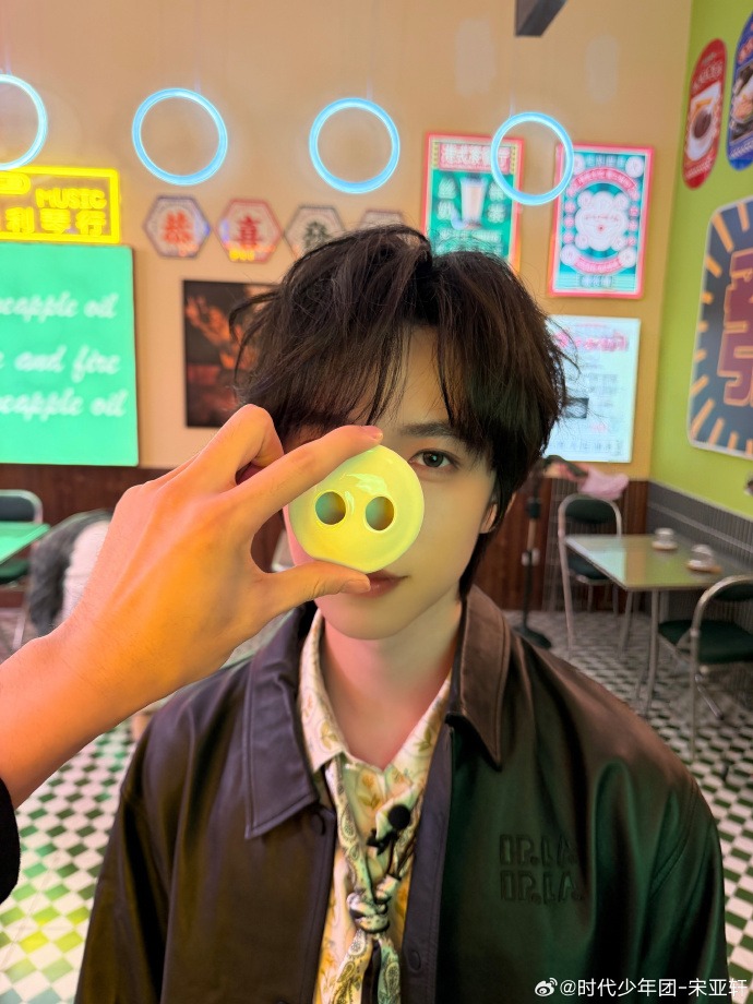 时代少年团-贺峻霖(@100070633399291) - Mentions | Facebook