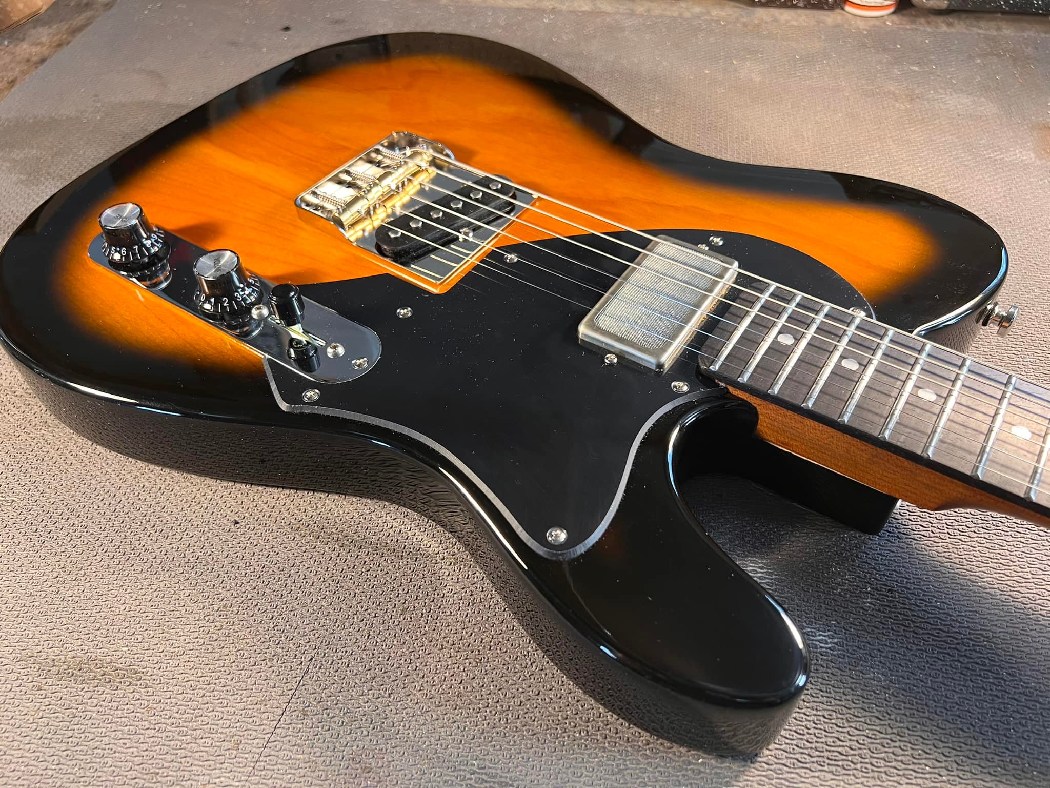 Washburn ps7200 preacher guitar model