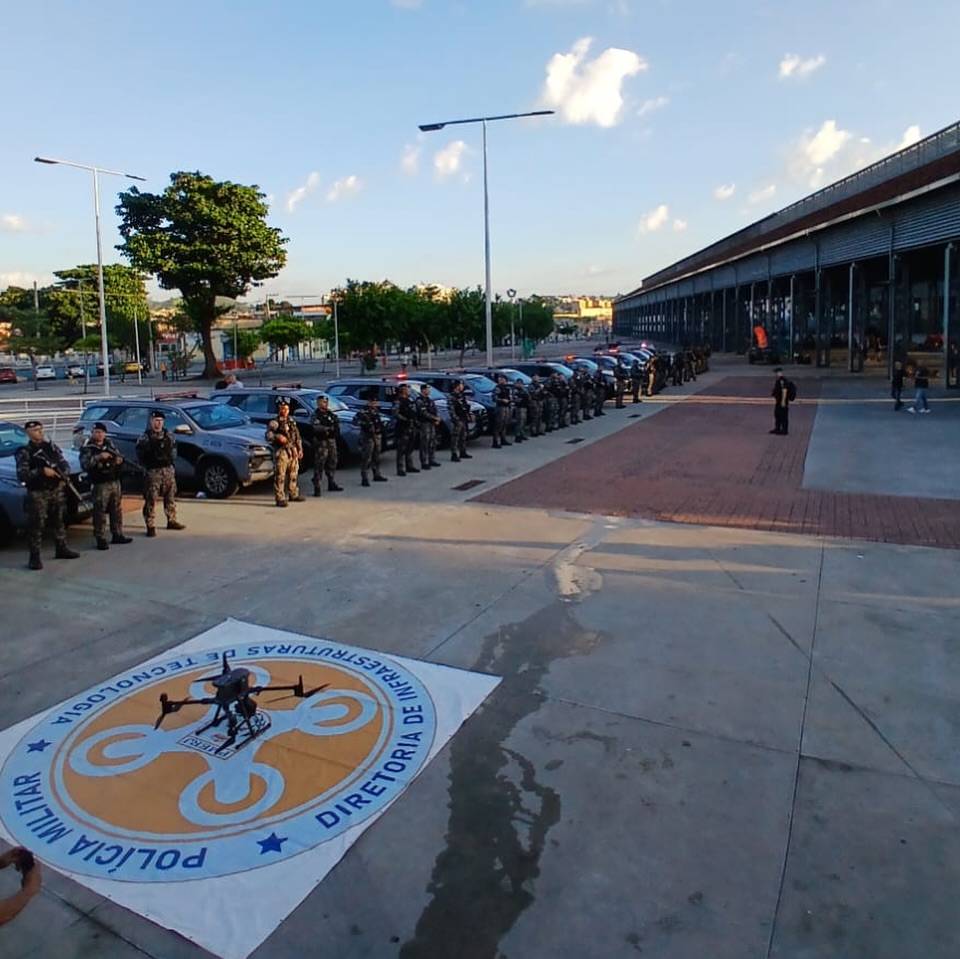 Batalhão de Rondas Especiais e Controle de Multidão - RECOM | Rio de ...