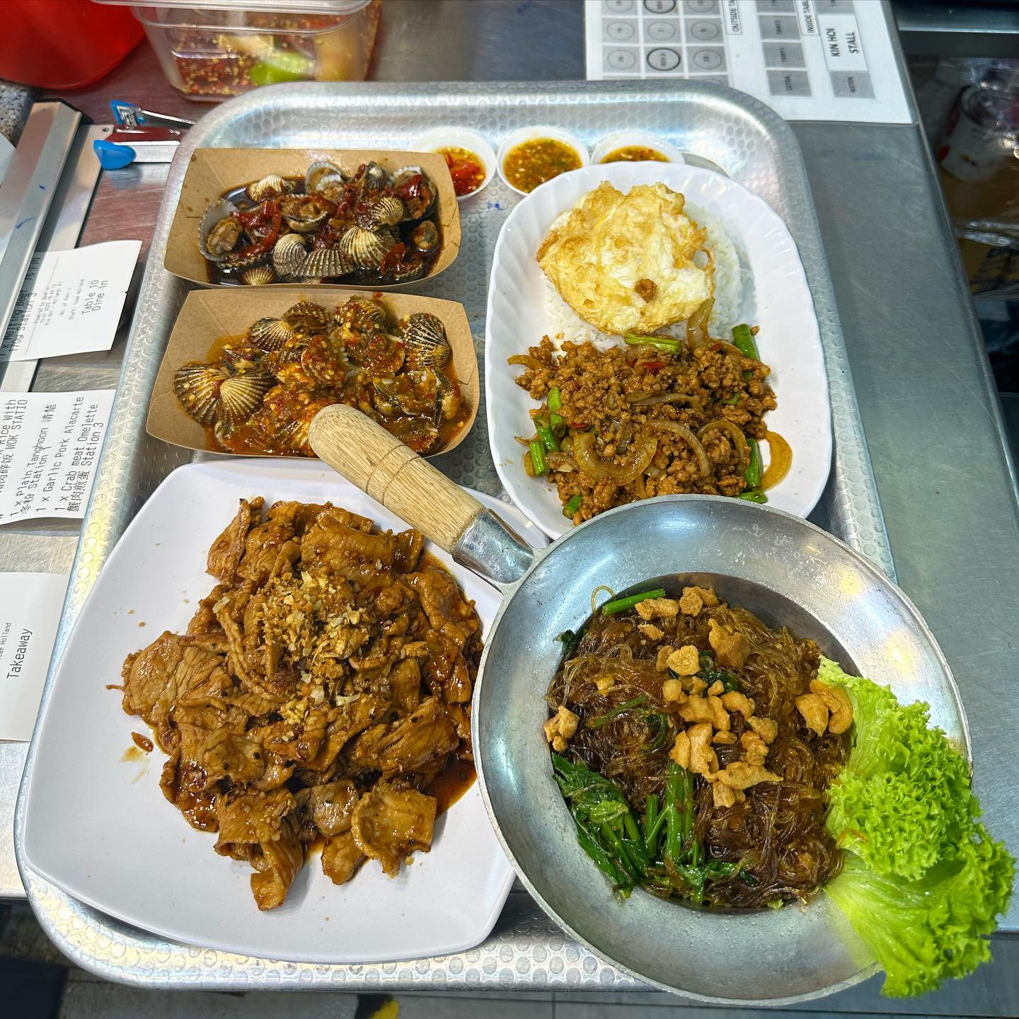 KIN HOI - Thai Garlic meat, Signature Thai Steel pot plain...