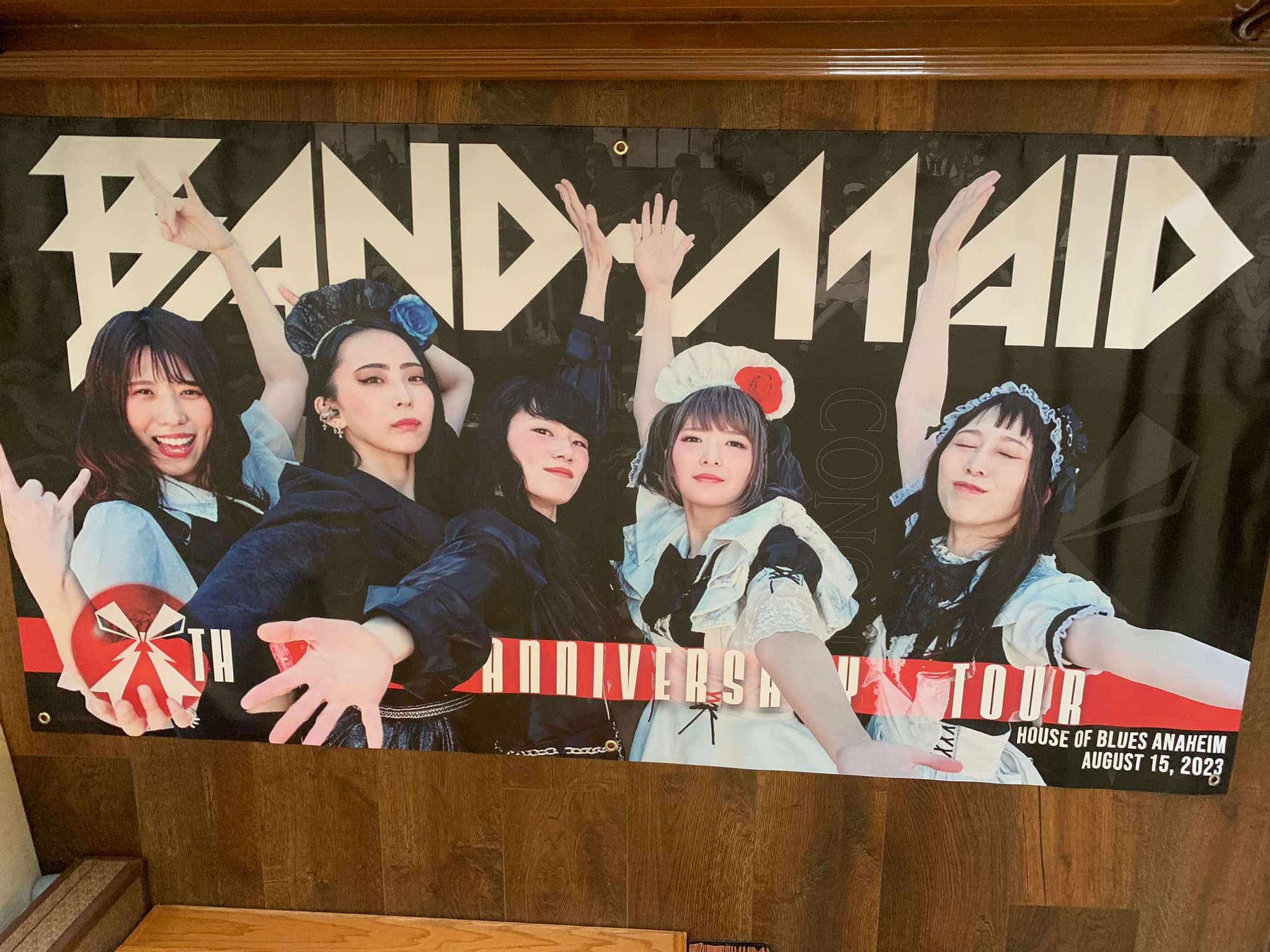 Are Band-Maid postcard autographs real?