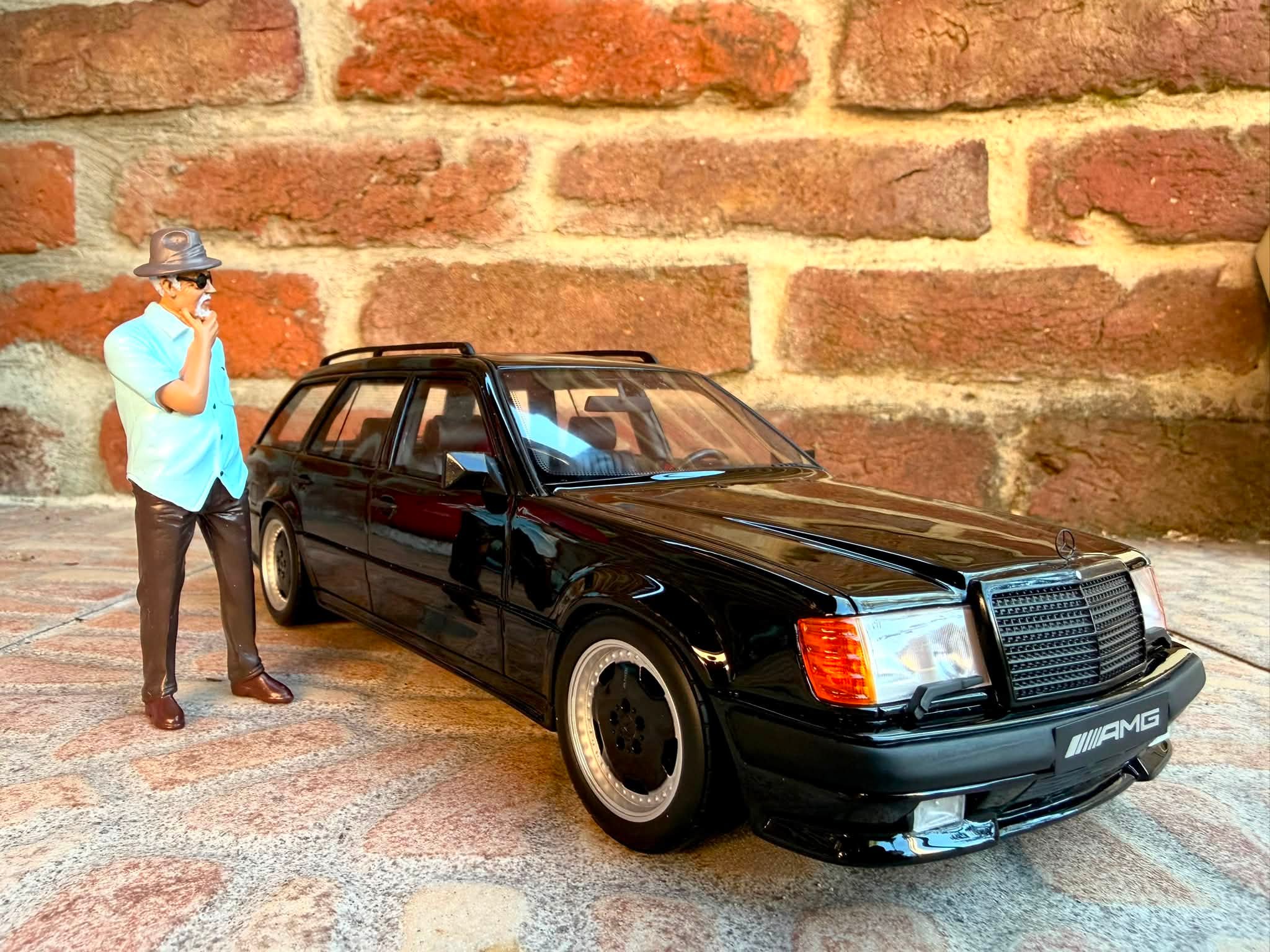 1988 Mercedes 300TE AMG 1:18 Diecast Model by Ottomobile