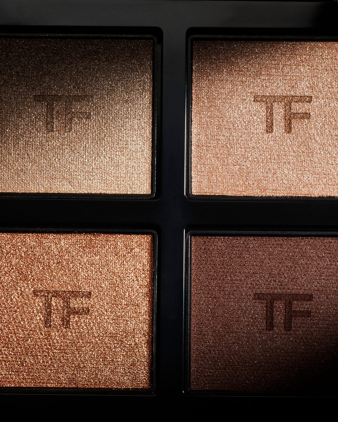 Meet 39 Violet Satiné, a mesmerizing Eye Color Quad Crème palette