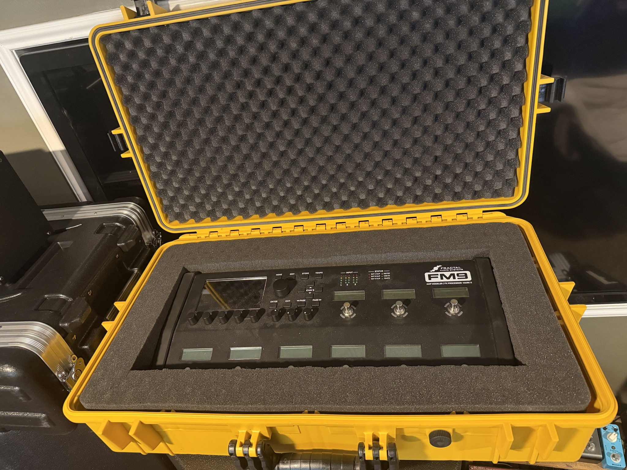 Best solution for carrying FM3 pedalboard case