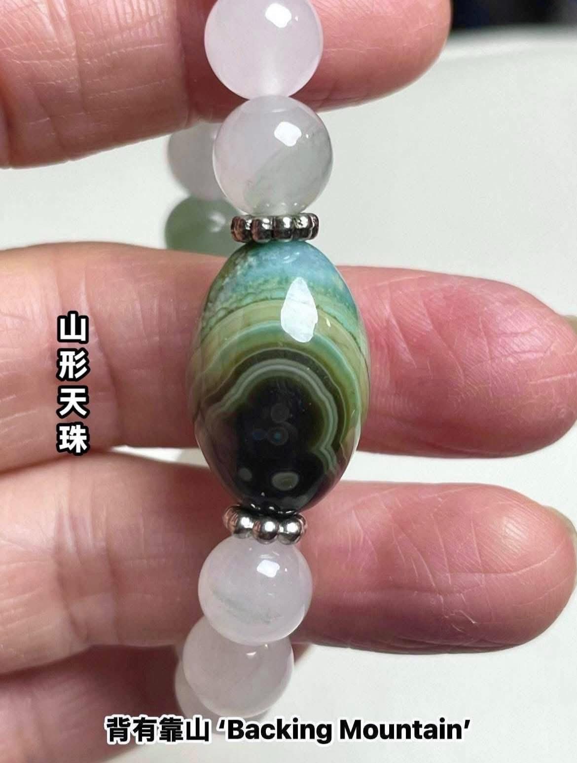 蒙天珠「高玉化· 瓷料」天珠✓ 形成条件极为难得，质感接近玉石。 原矿