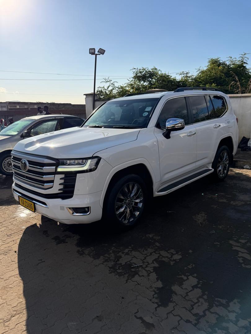 ❣️蘭❣️ LAND CRUISER ZX 2023 32,000 +- KMS MILEAGE EX SA 3.5 LTR V6 PETROL