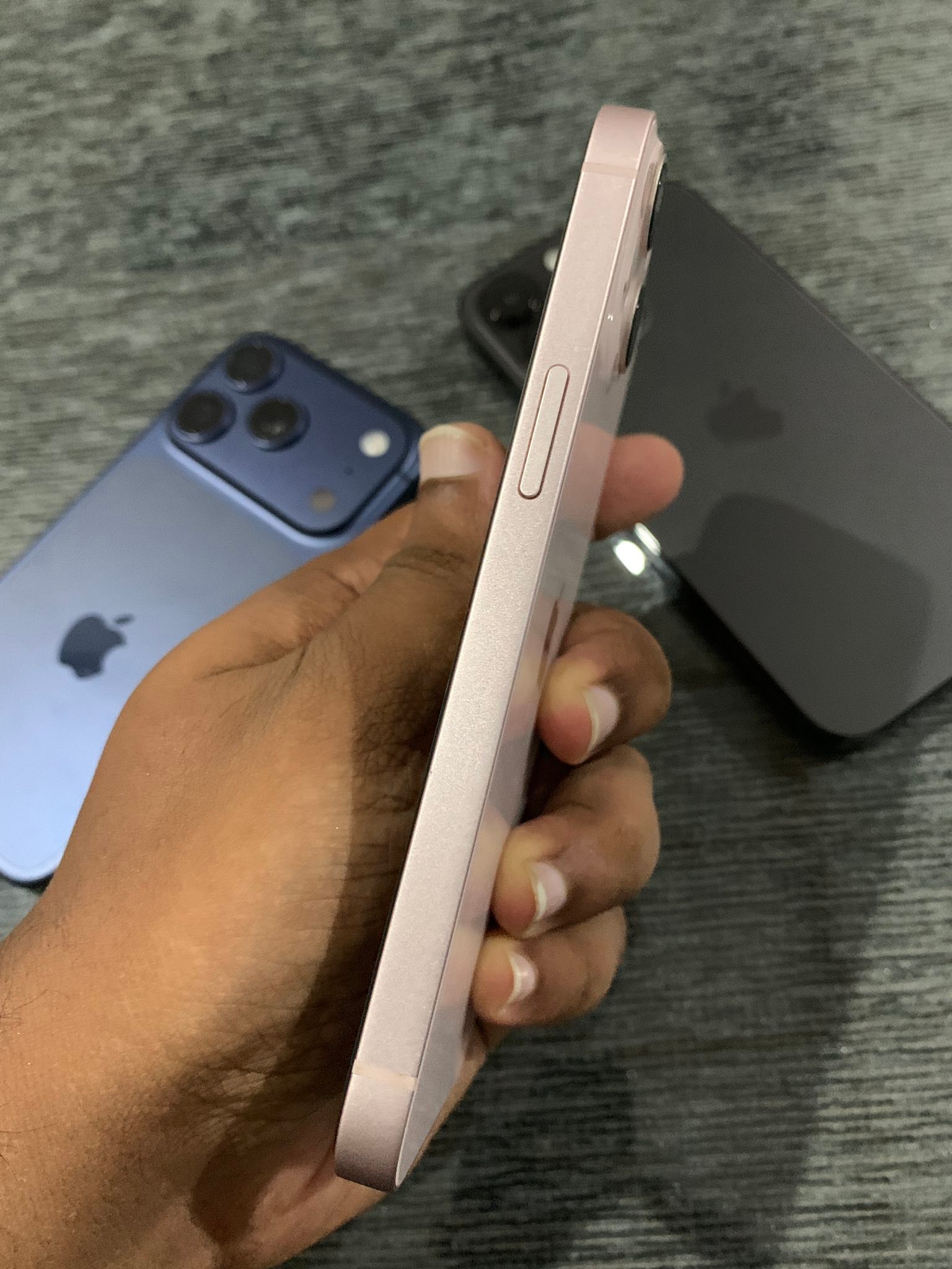 Apple iPhone 13 128gb Pink Condition 99% Battery health 77 