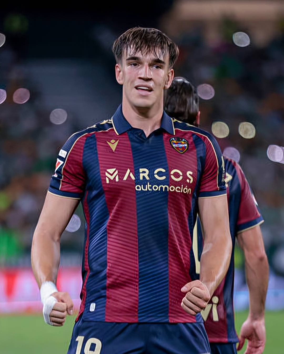 Espi is very specialized. He lives in the box (15.4 box occupations per 90 — 96th percentile). Very good at sneaking behind defenders undetected. Purposeful off ball movement. Great work rate when it