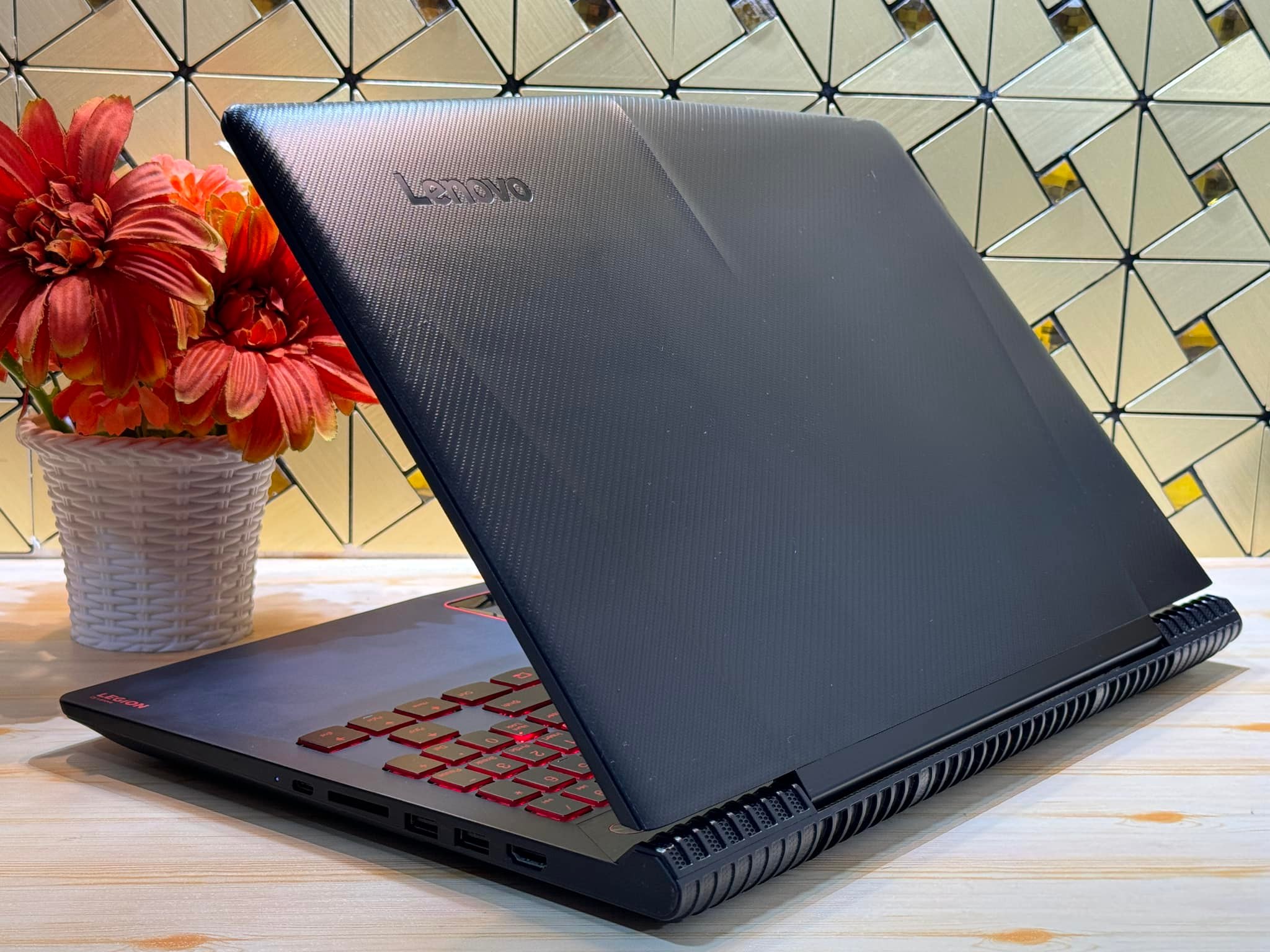 LENOVO LEGION R720 i5 7th gen 16GB RAM 256SSD Nvidia GeForce GTX 
