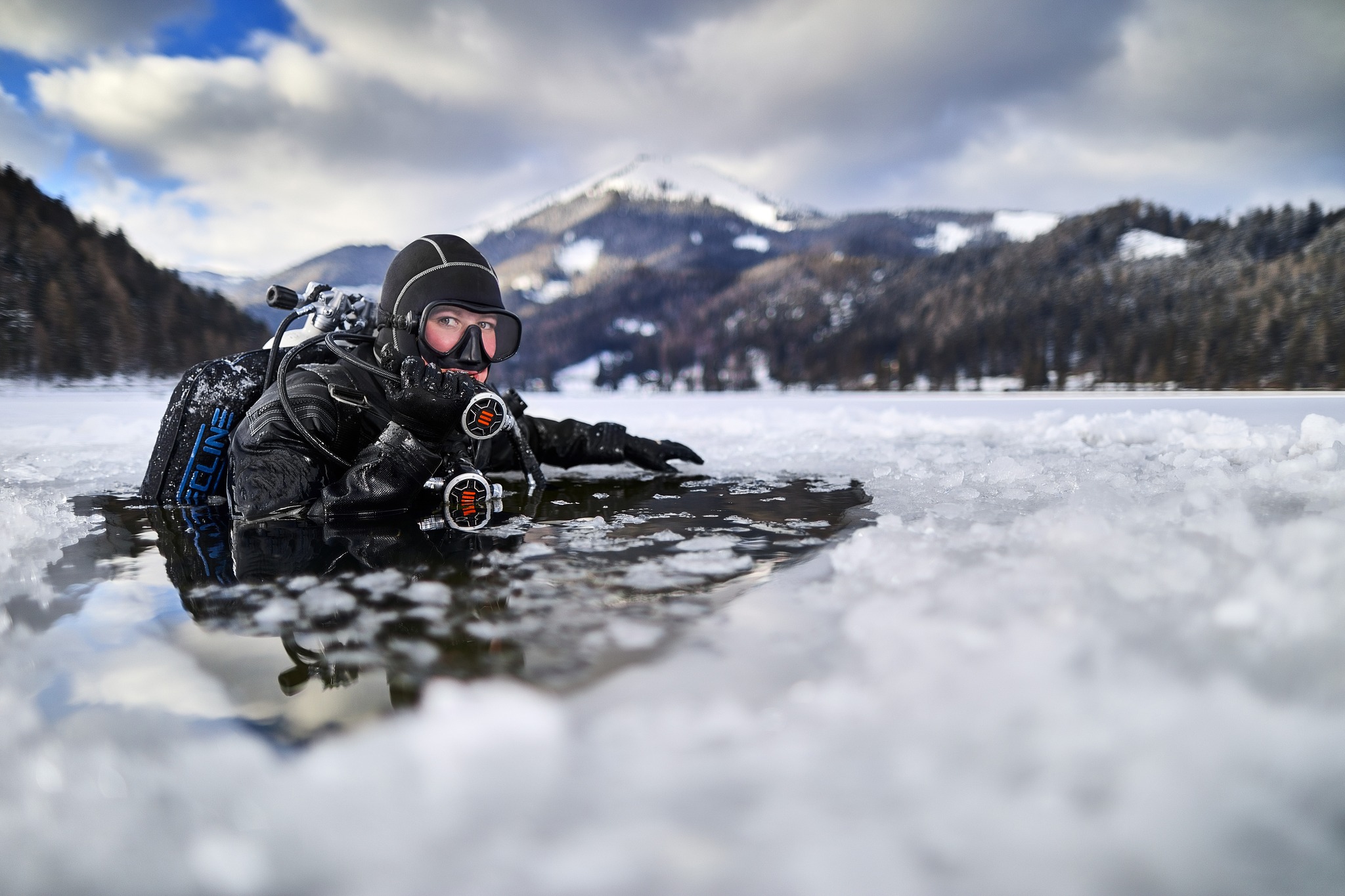 Tecline - ️ Stay Safe Under Ice! ️ Ice diving is an incredible ...