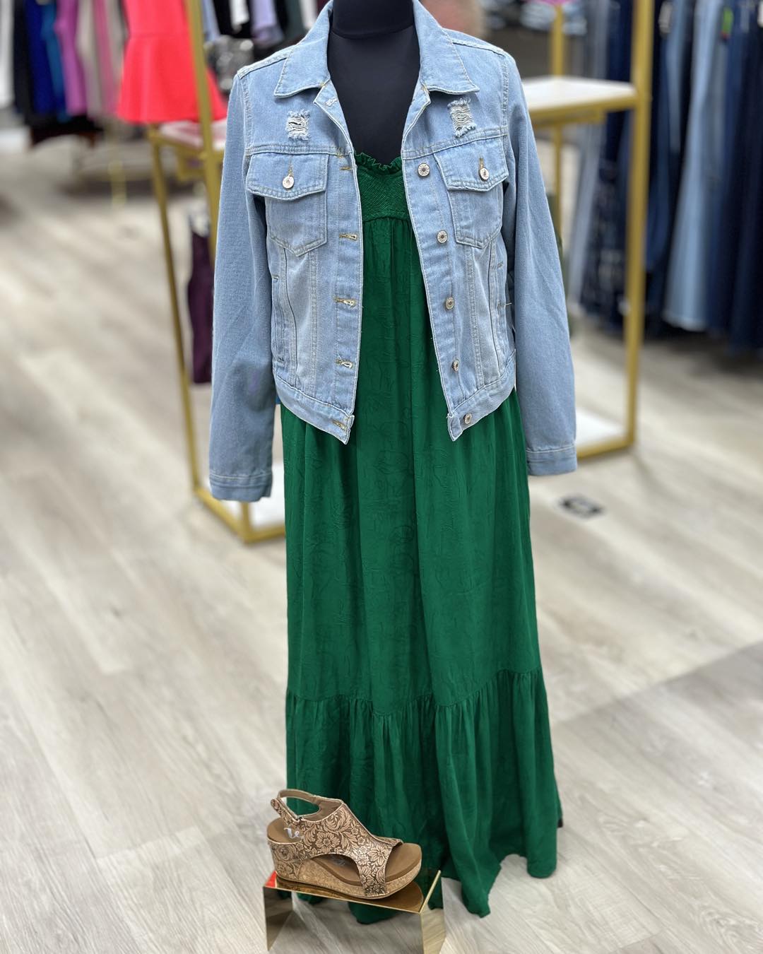 Kelly green maxi dress for summer