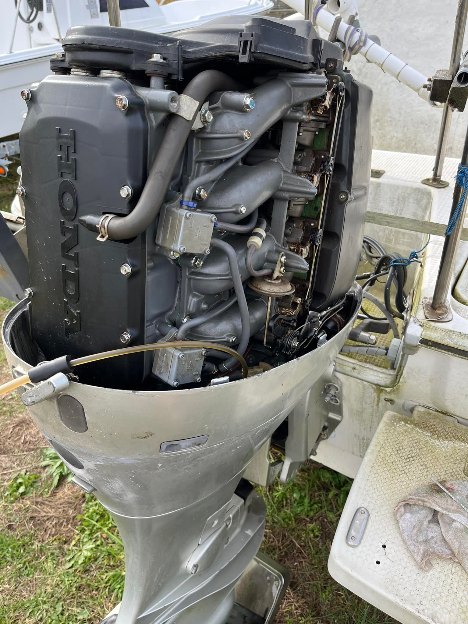 ホンダ船外機 90馬力 メンテナンス エンジンオイル交換 オイル 