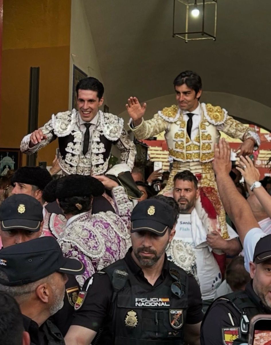 De - ROTUNDO TRIUNFO DE TALAVANTE Y MIGUEL ÁNGEL PERERA EN SANLÚCAR DE ...
