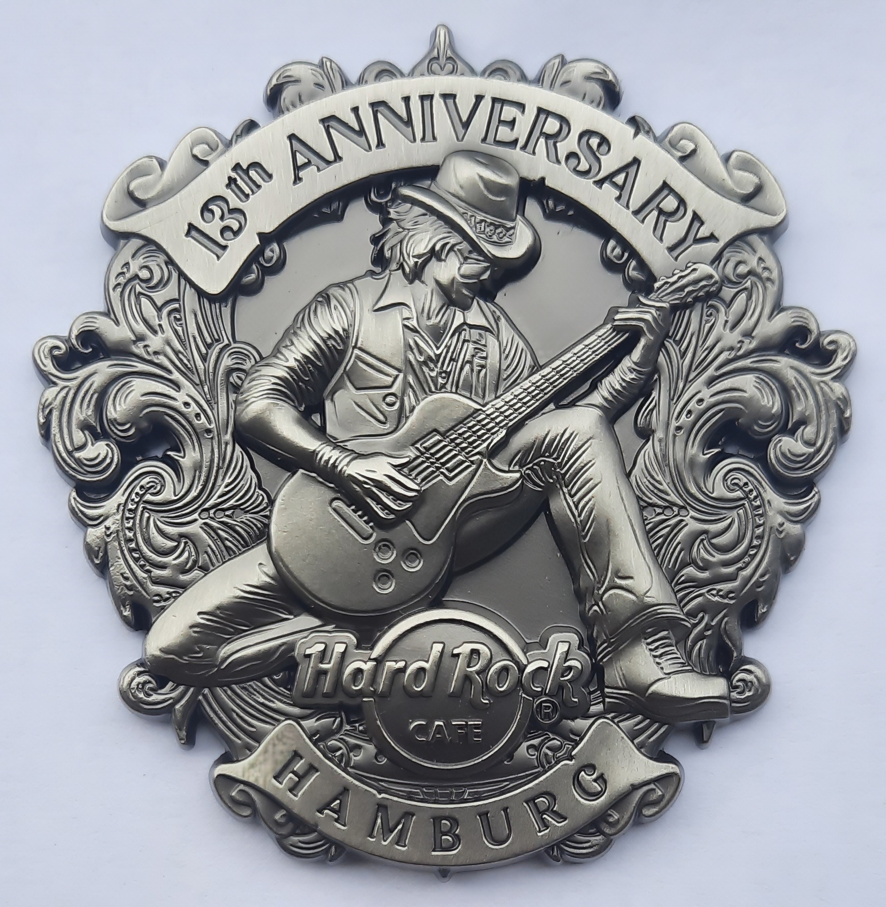 🚨 NEW PIN ALERT! 🚨 The Hard Rock Cafe Philadelphia has released