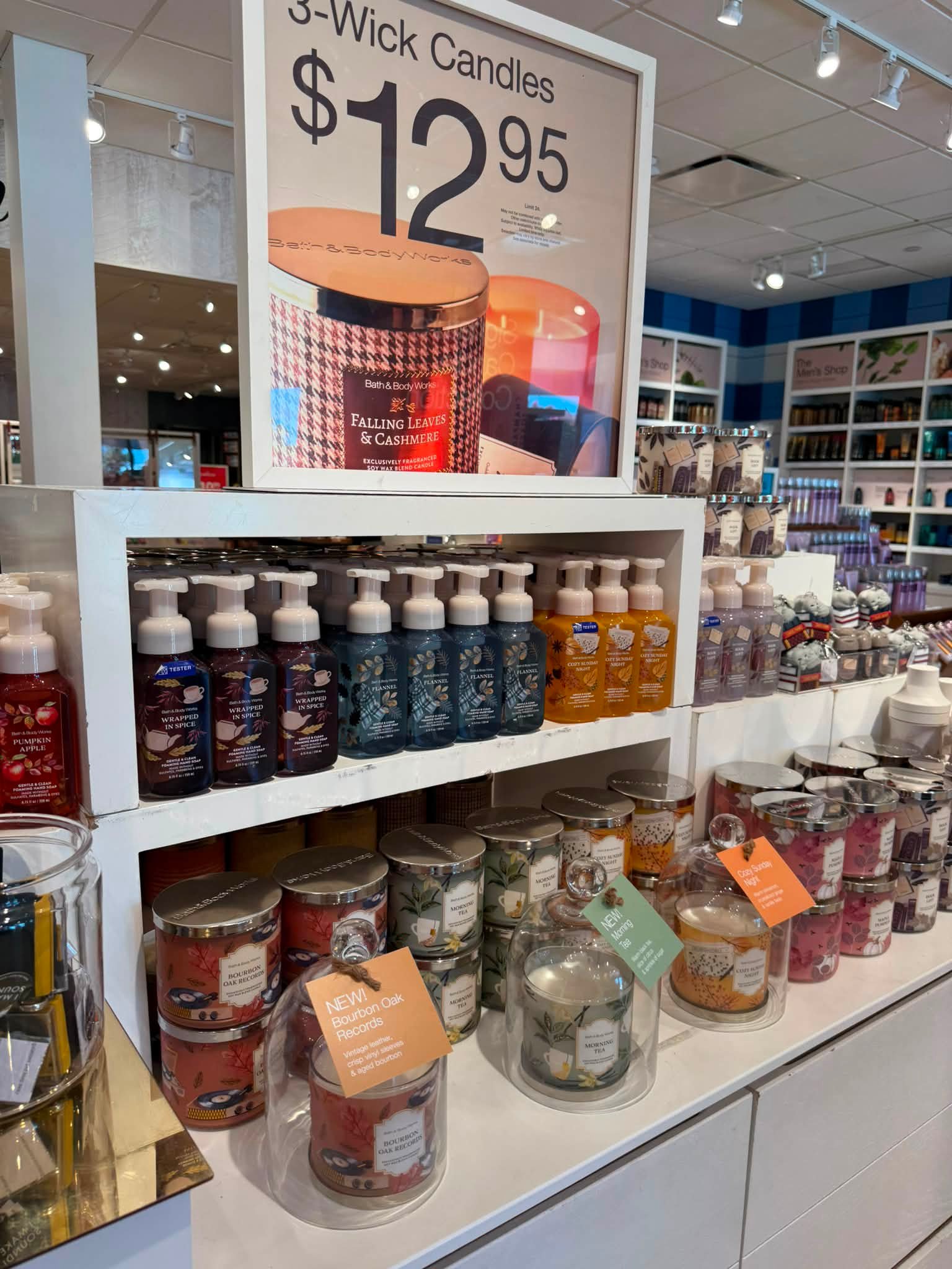 I just love Bath & Body Works 😍🍂 I found the viral bookstore