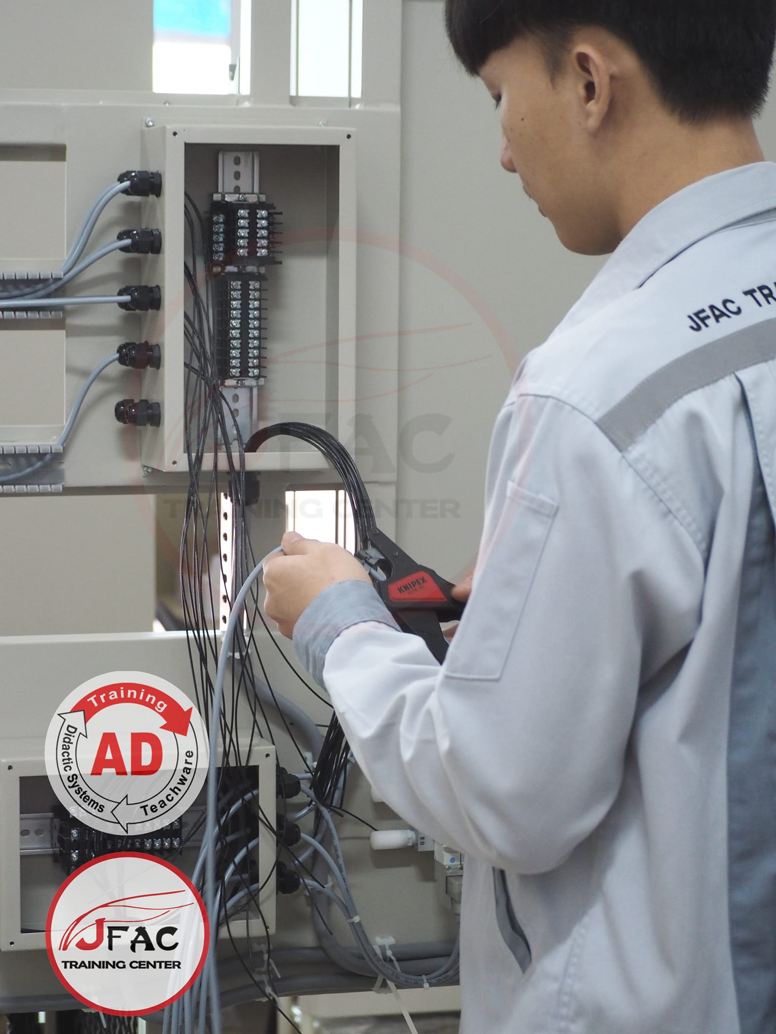 JFAC - ทักษะด้านการออกแบบระบบไฟฟ้า ประเภทงานออกแบบการเดินสายและกล่องต่อ ...